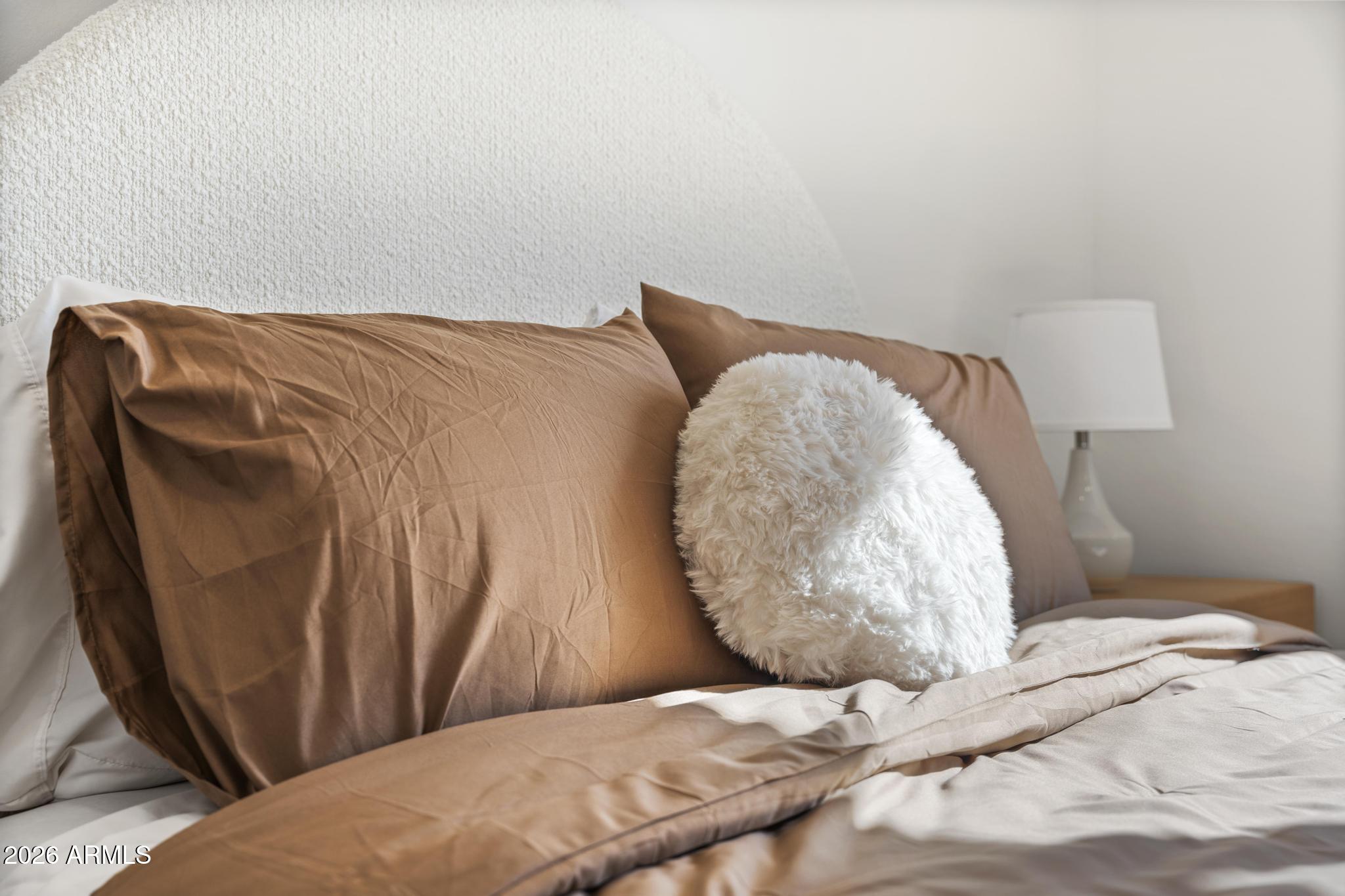 8513 E INDIANOLA Avenue