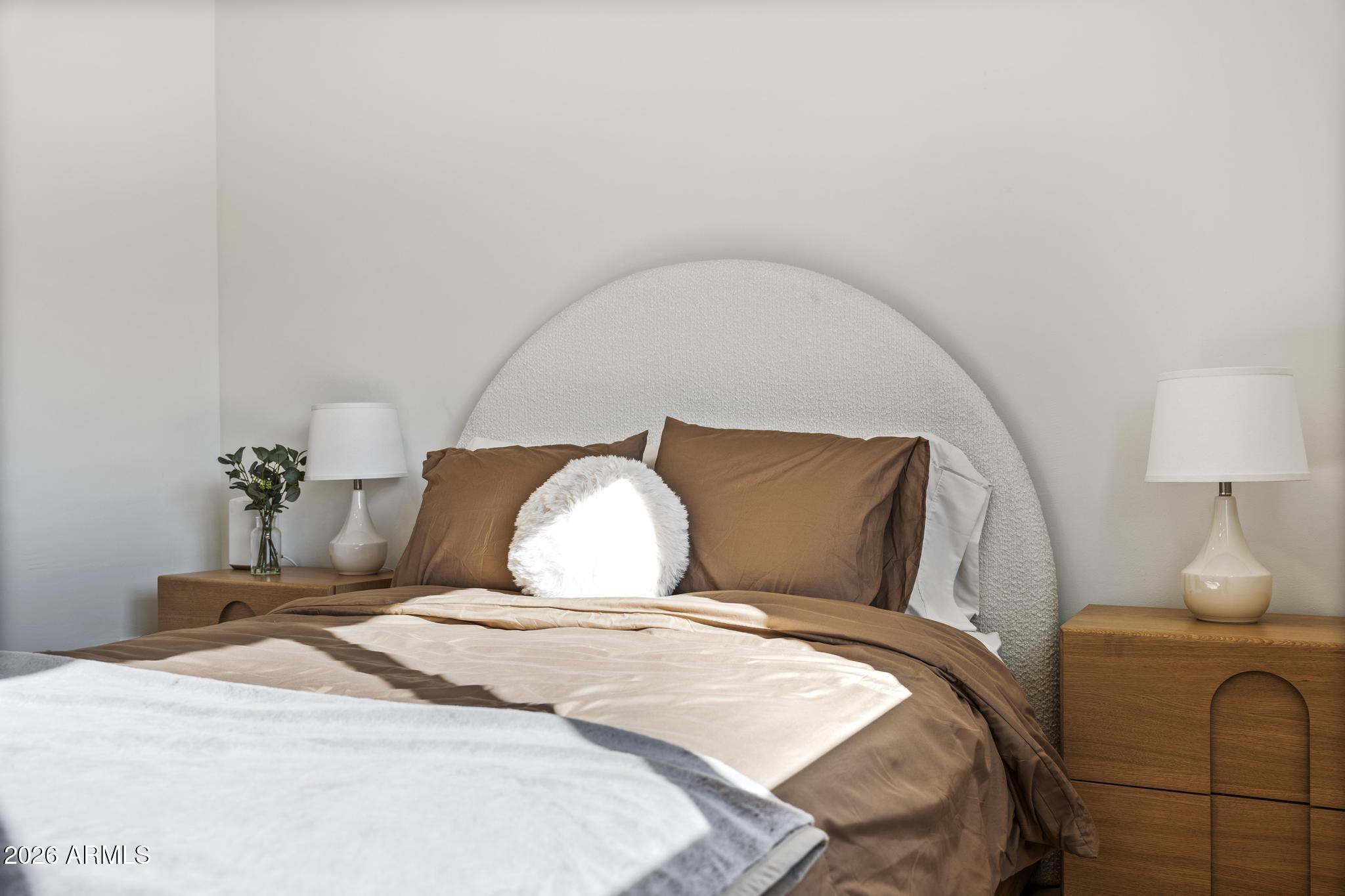 8513 E INDIANOLA Avenue