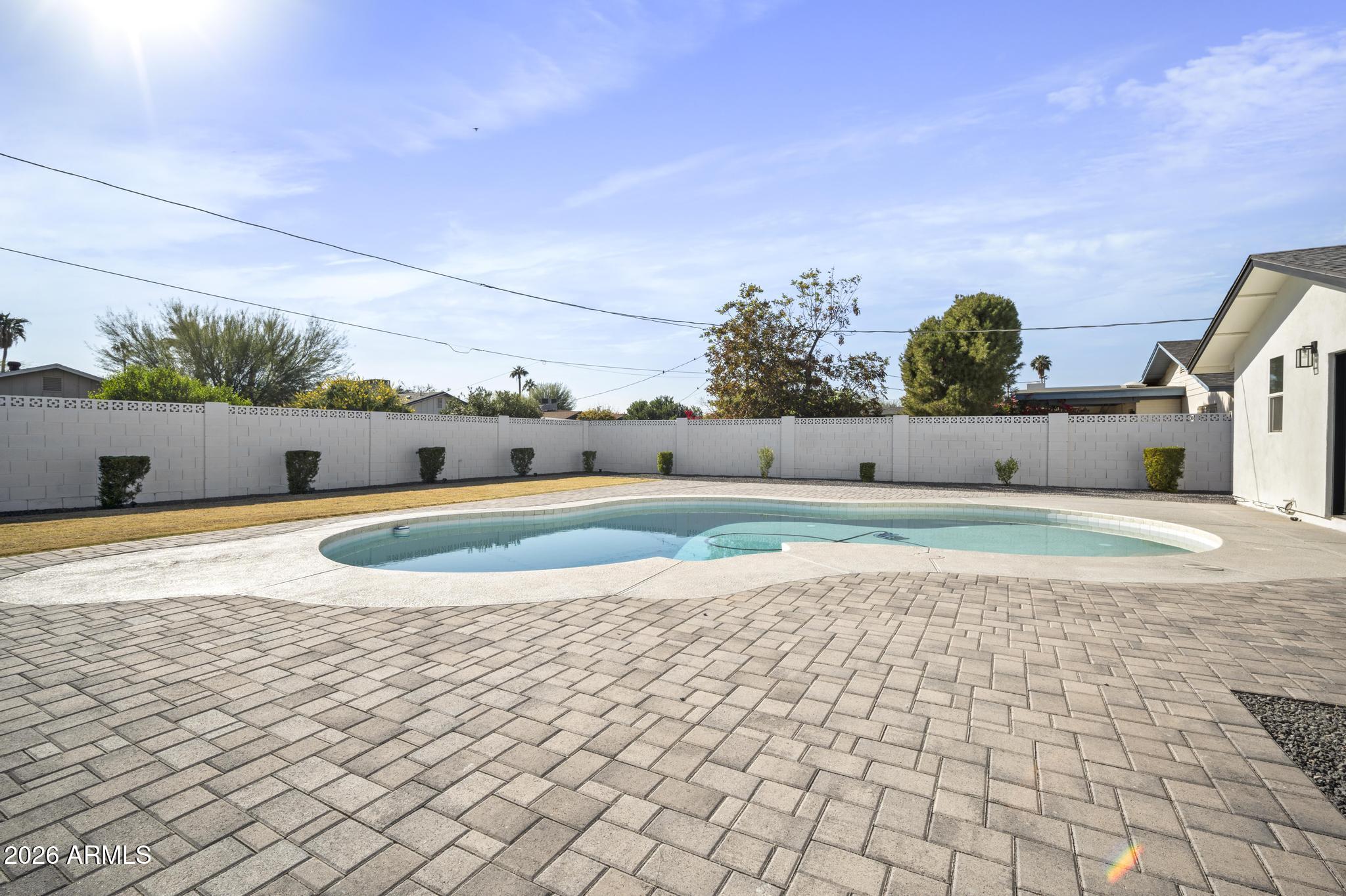 8513 E INDIANOLA Avenue