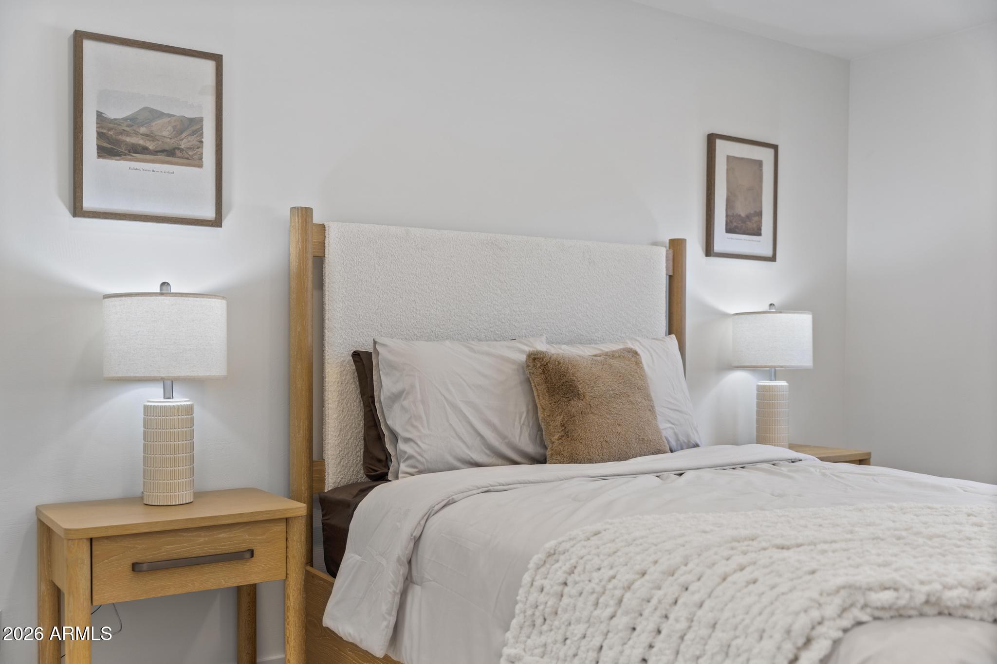 8513 E INDIANOLA Avenue