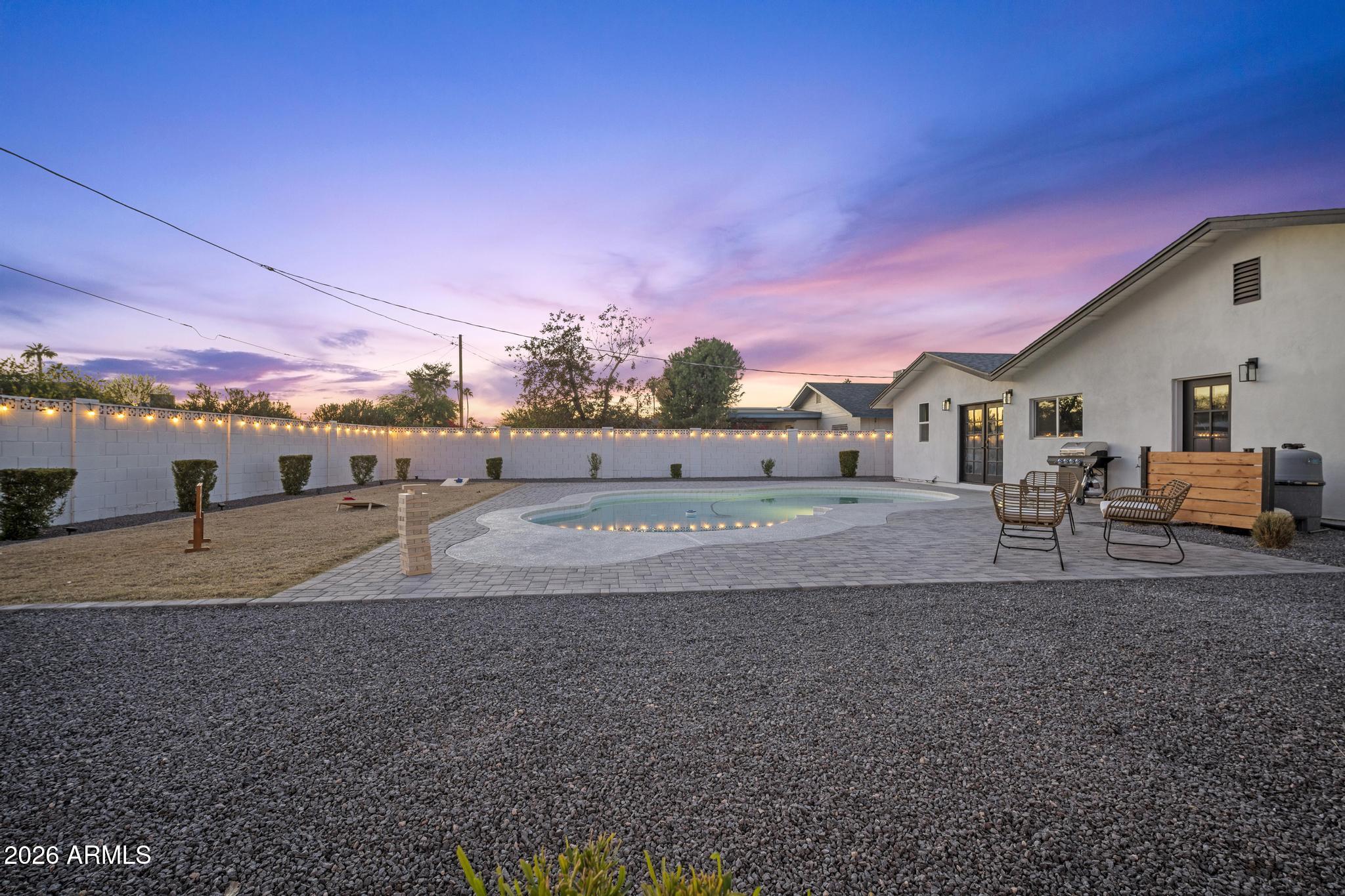 8513 E INDIANOLA Avenue