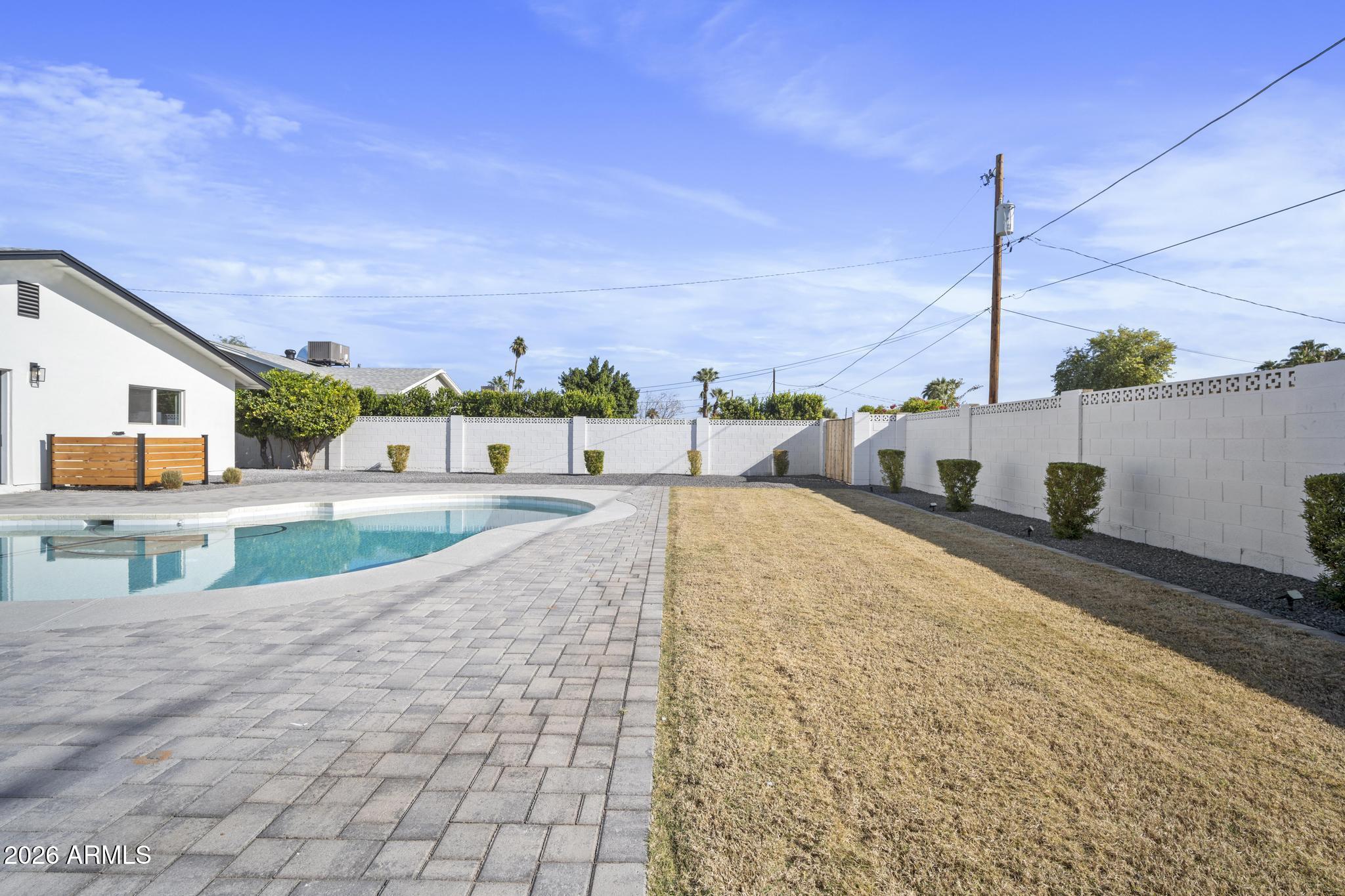 8513 E INDIANOLA Avenue