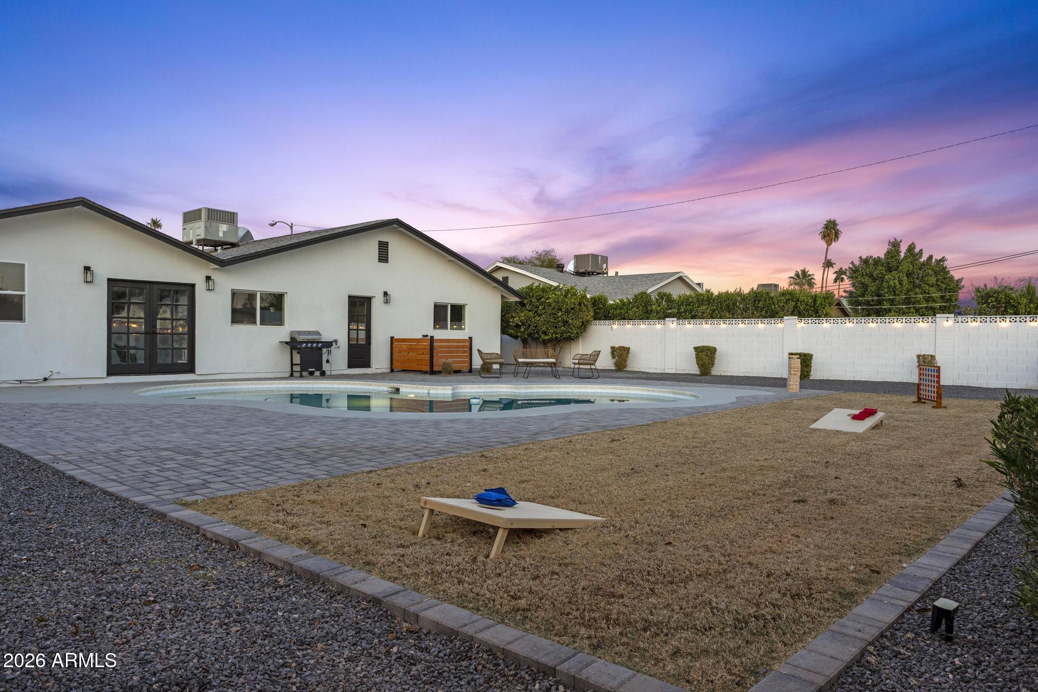 8513 E INDIANOLA Avenue