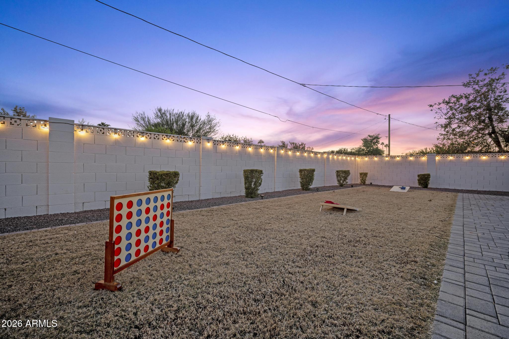 8513 E INDIANOLA Avenue