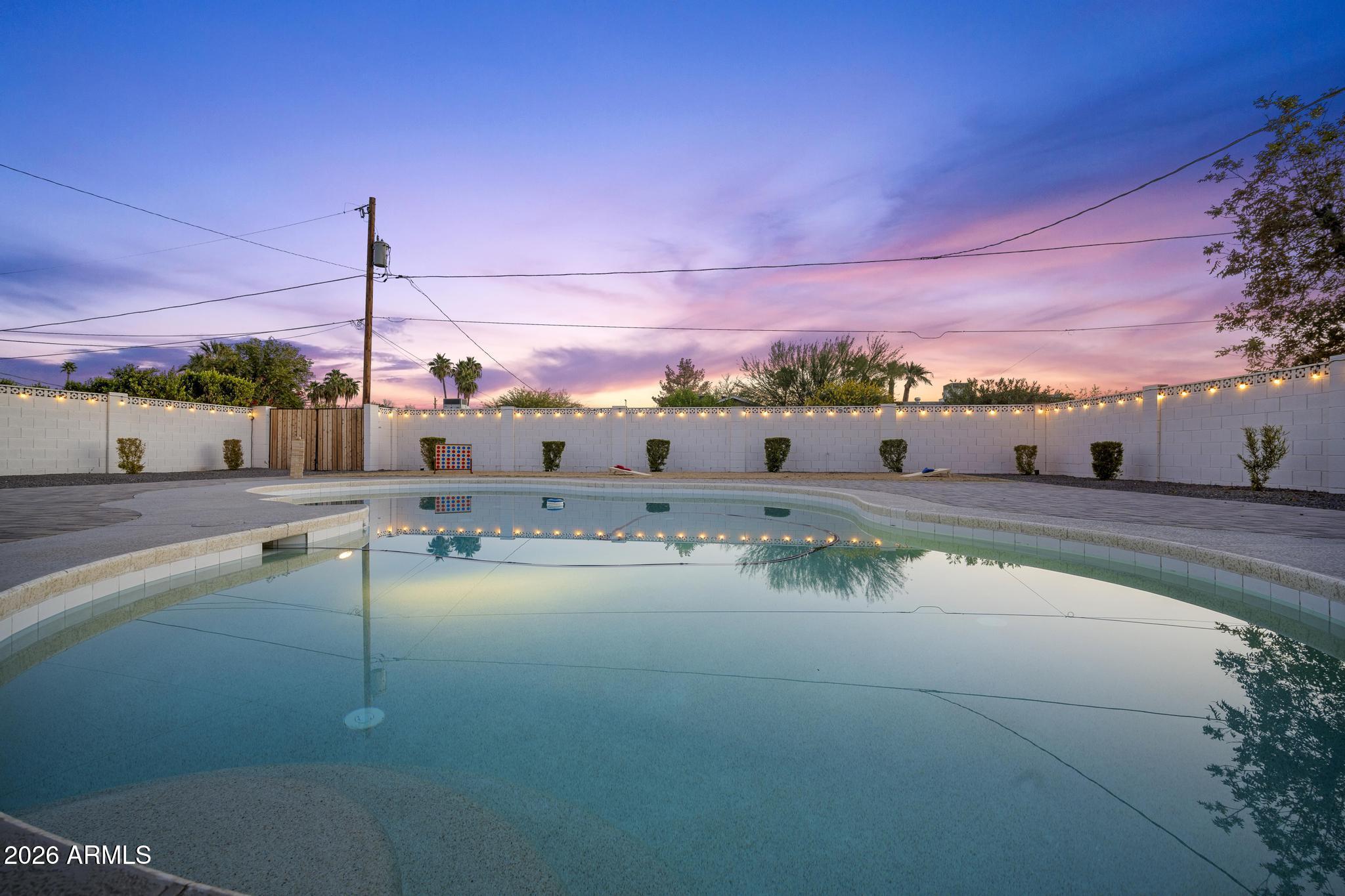 8513 E INDIANOLA Avenue