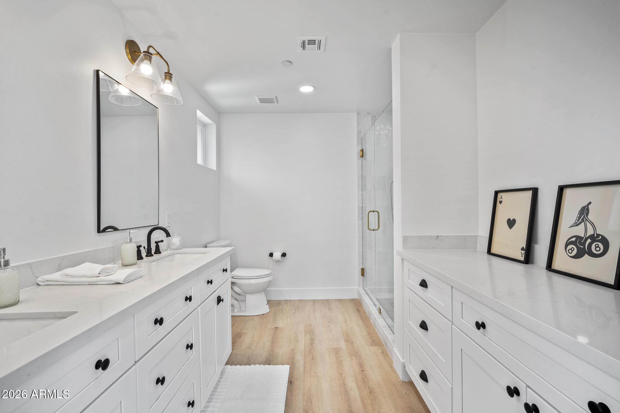 8513 E INDIANOLA Avenue