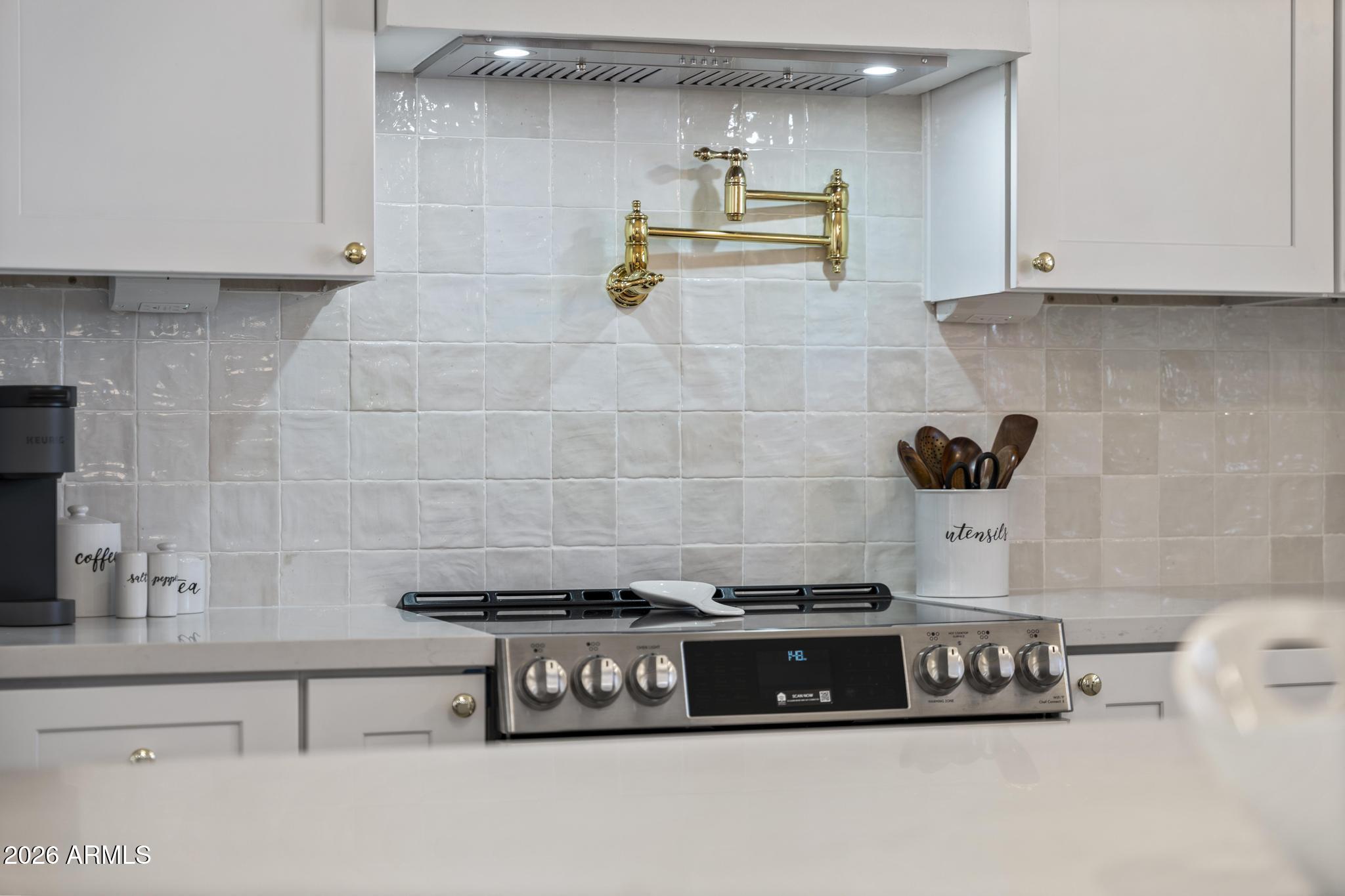 8513 E INDIANOLA Avenue