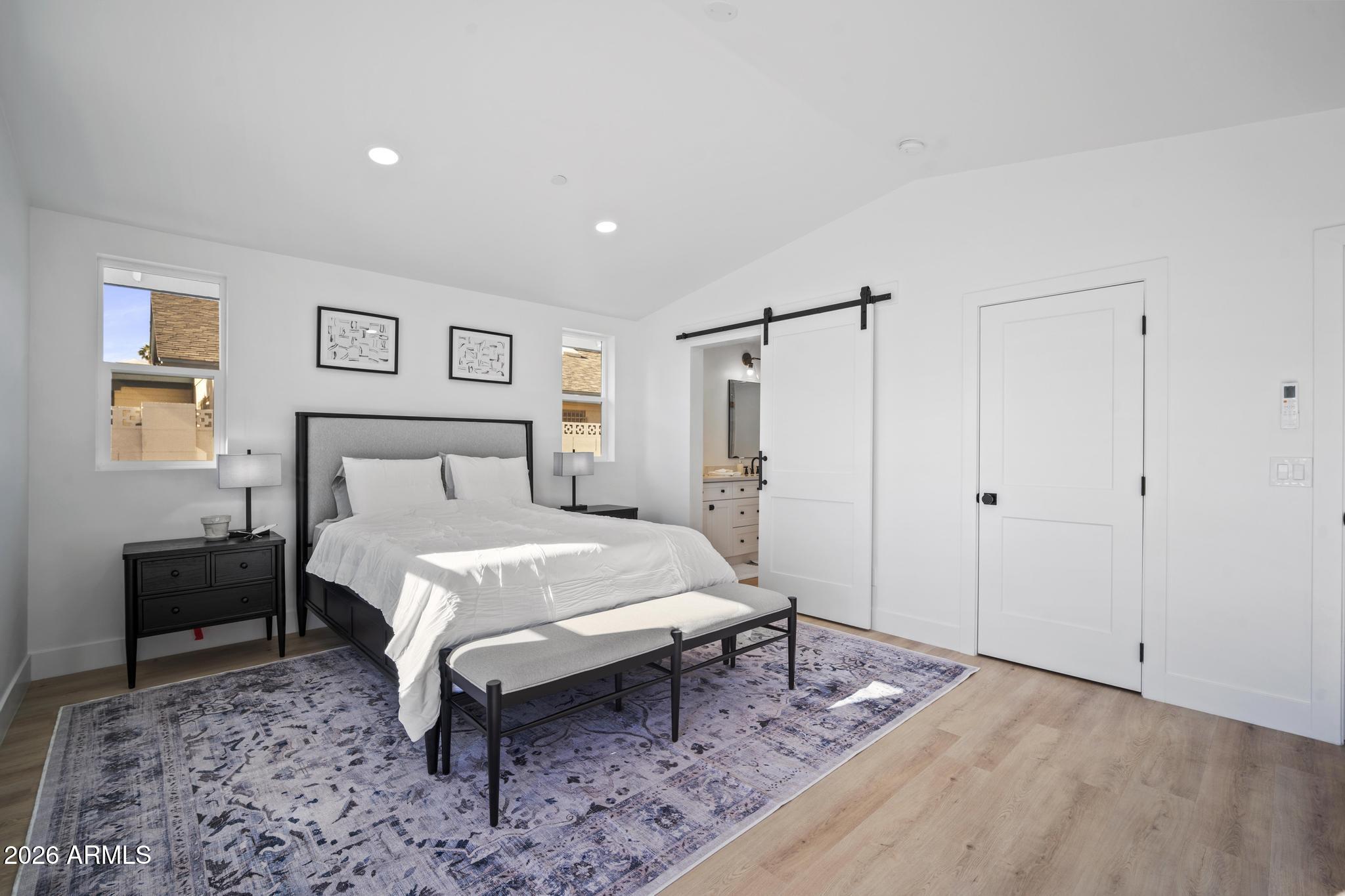 8513 E INDIANOLA Avenue