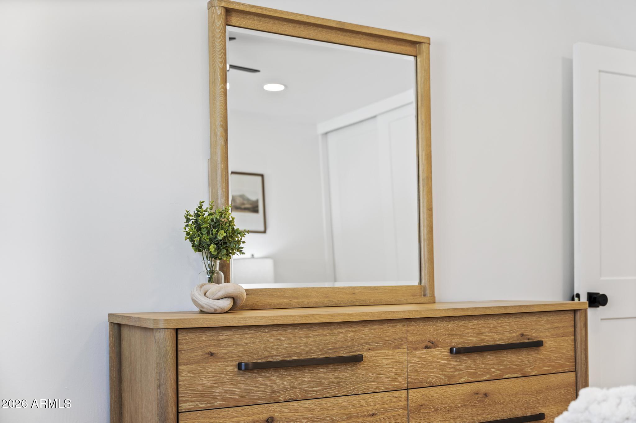 8513 E INDIANOLA Avenue