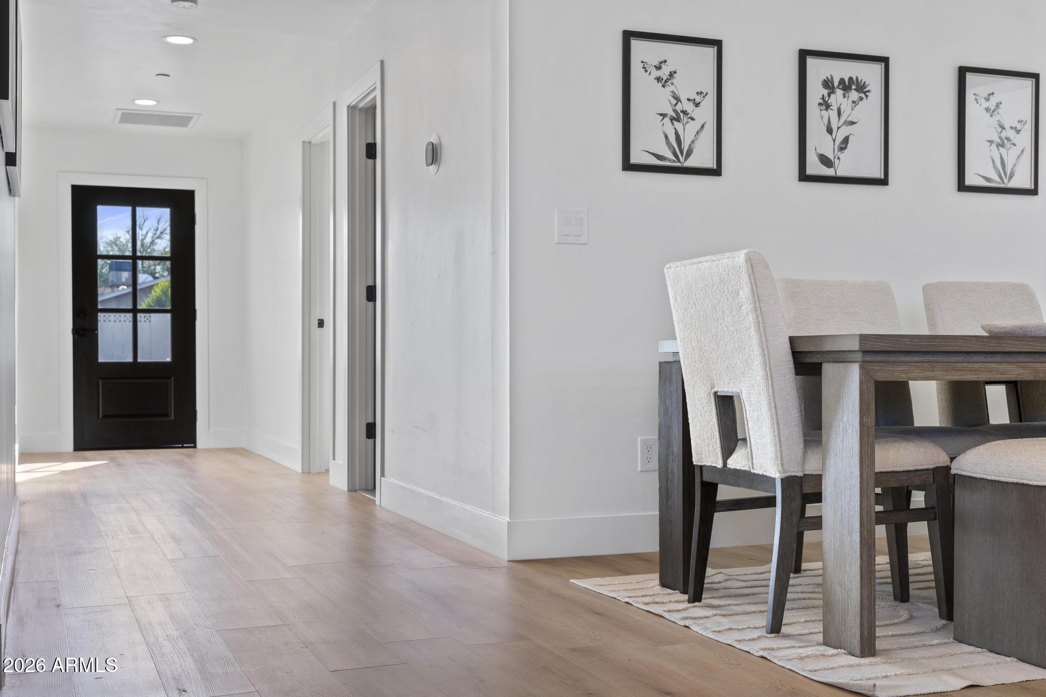 8513 E INDIANOLA Avenue