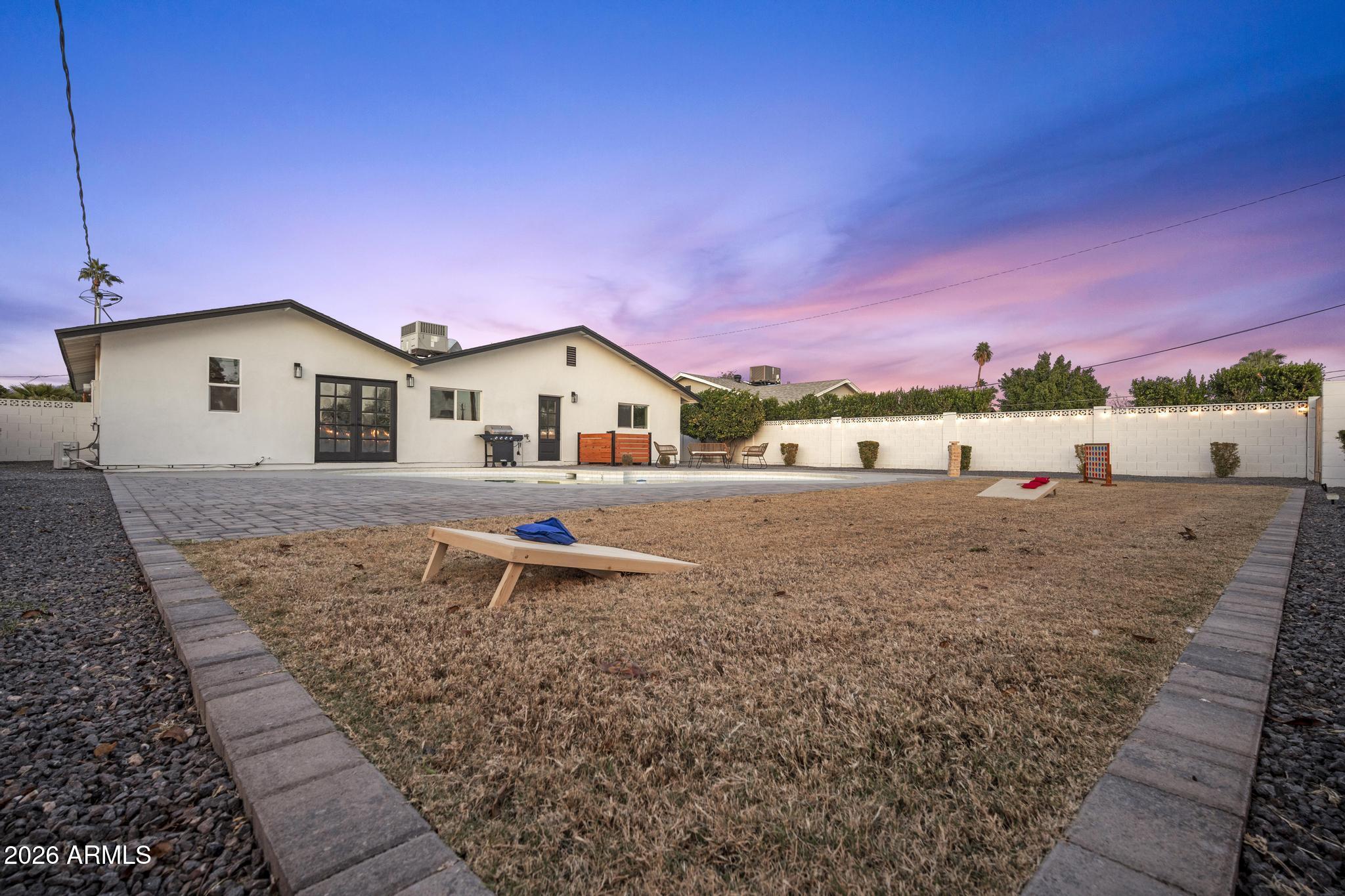 8513 E INDIANOLA Avenue