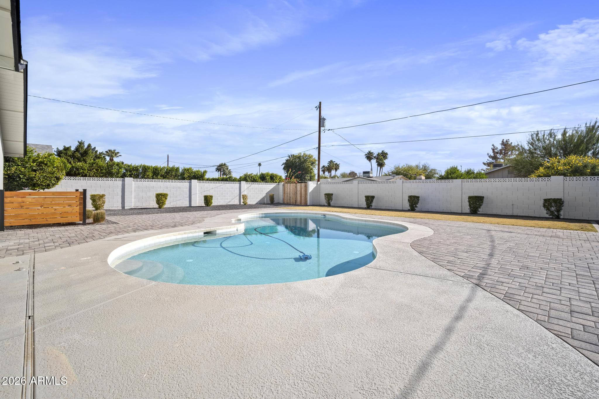 8513 E INDIANOLA Avenue