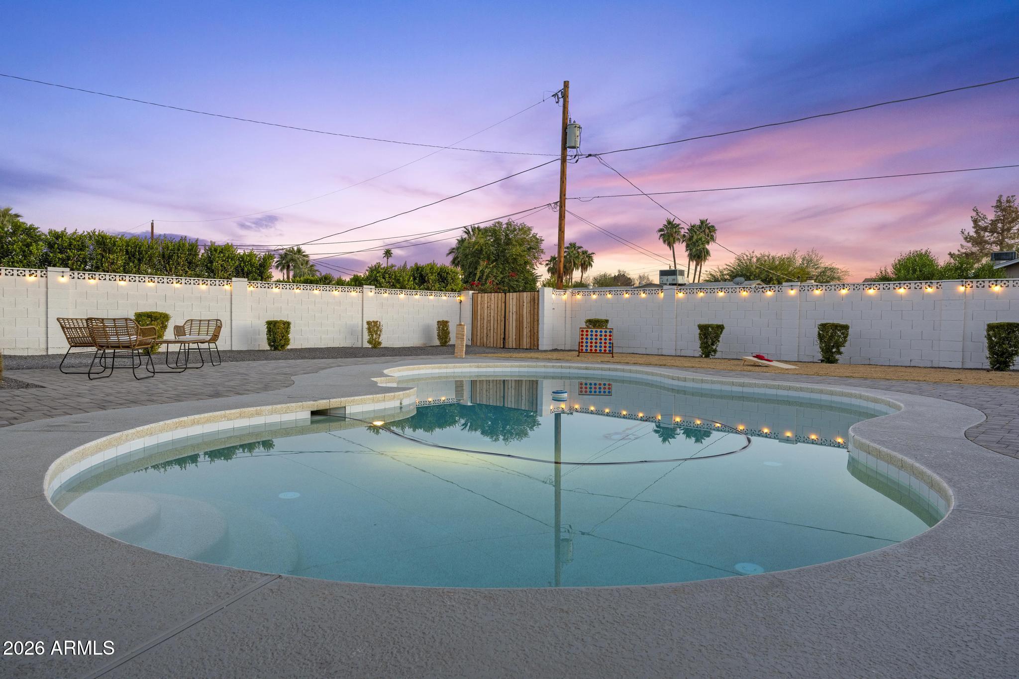 8513 E INDIANOLA Avenue