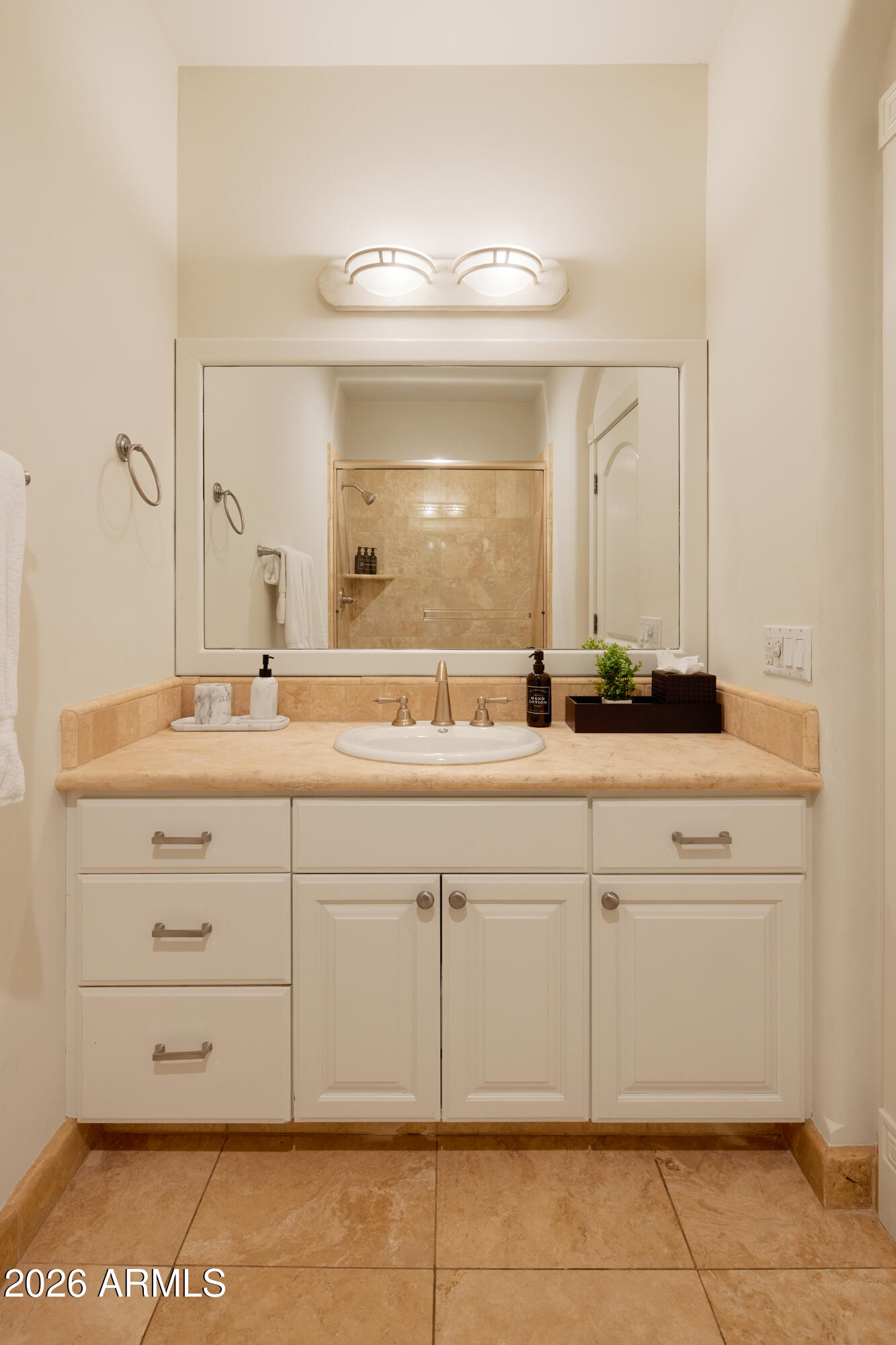 4490 E VALLEY VISTA Lane