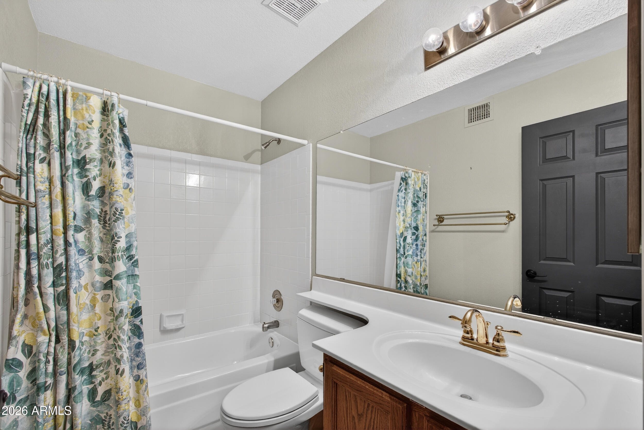 3955 N RANIER
