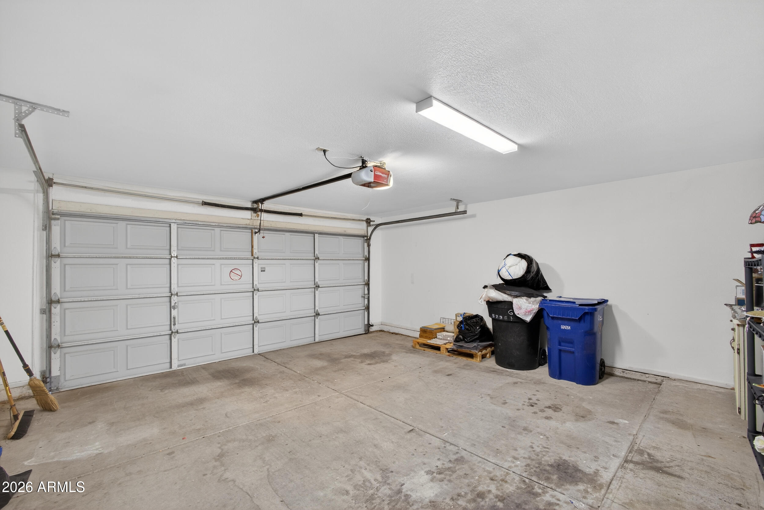 3955 N RANIER