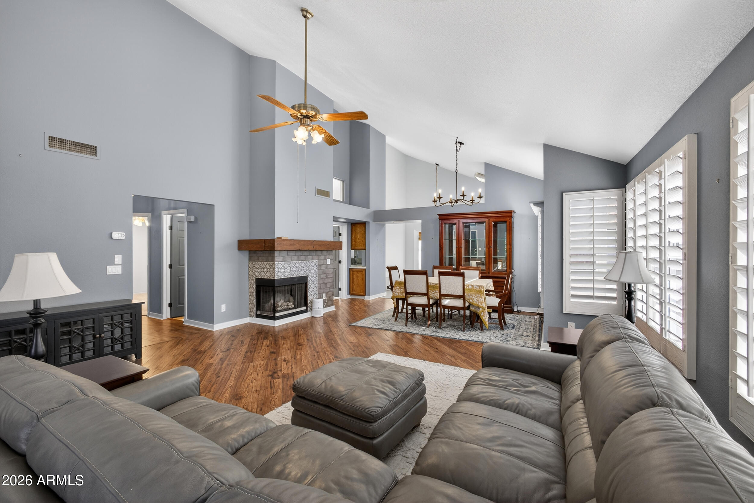 3955 N RANIER