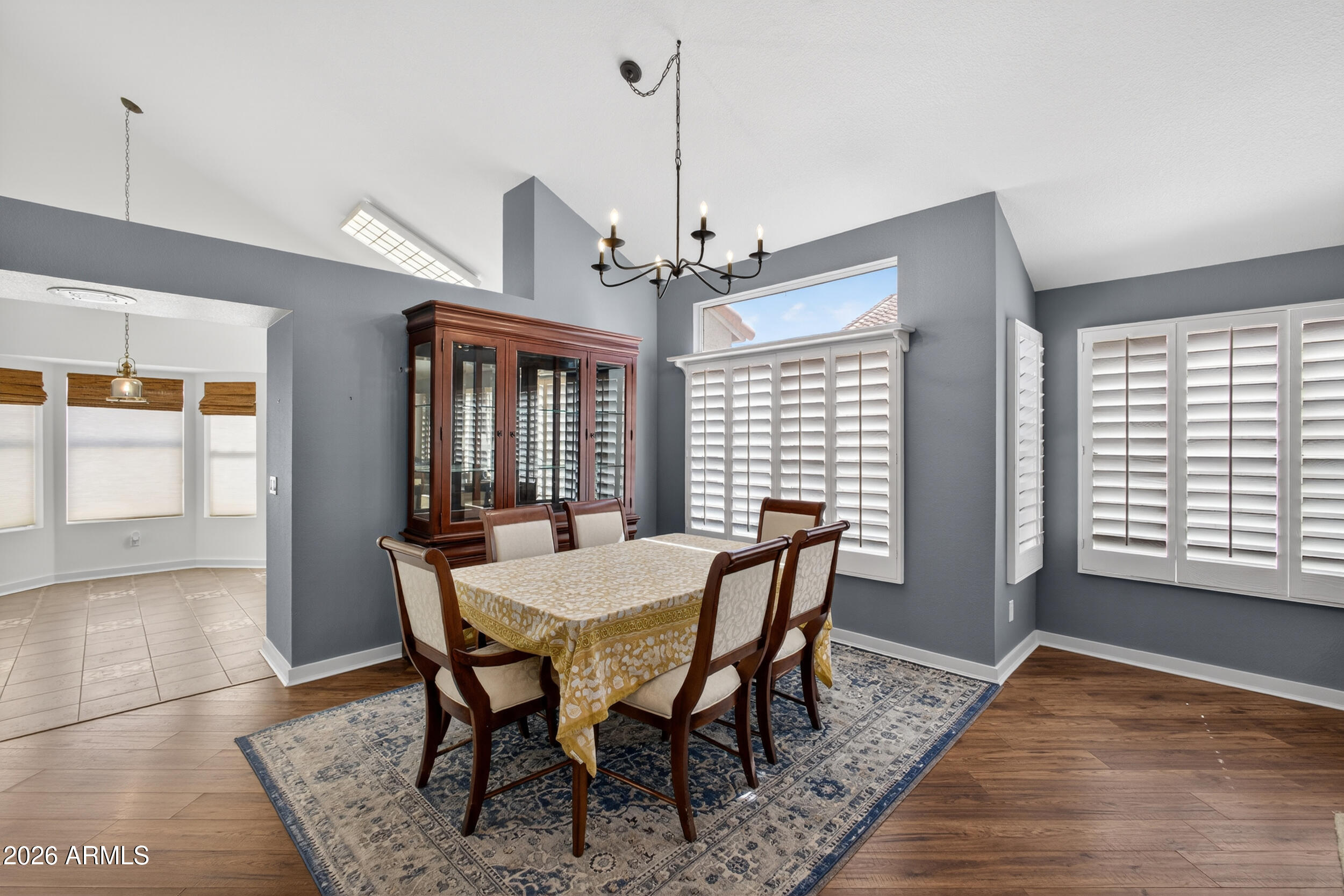 3955 N RANIER