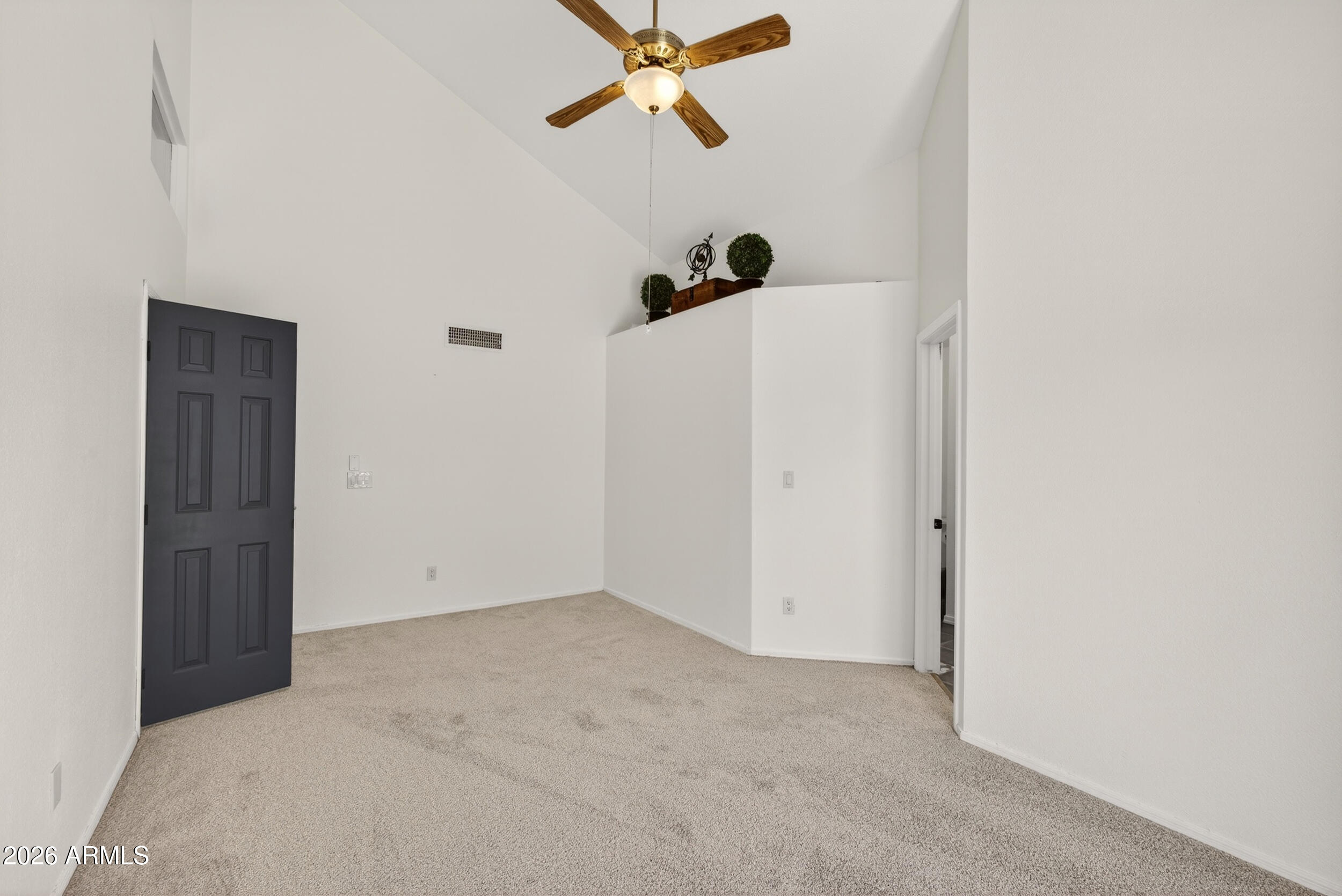 3955 N RANIER