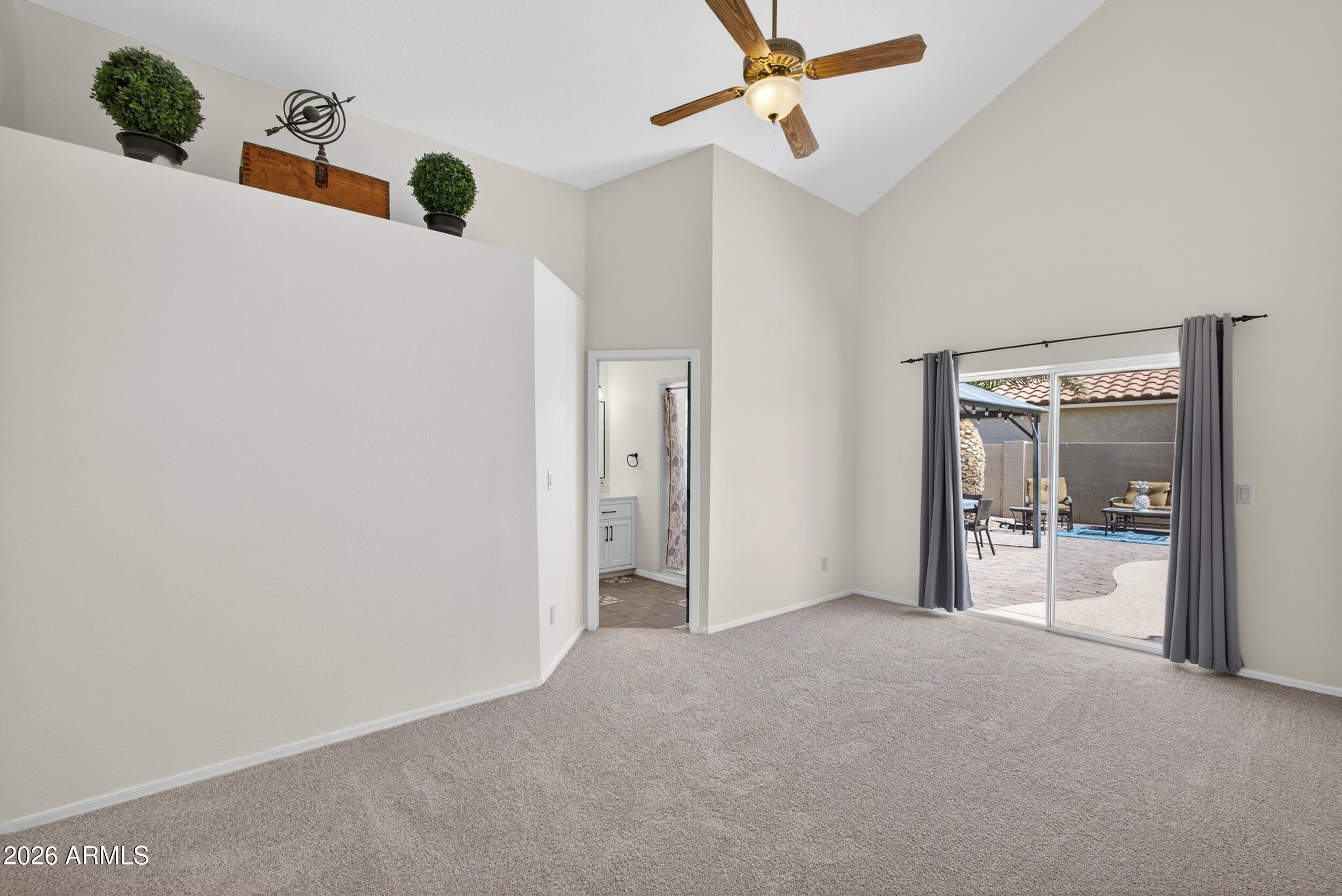 3955 N RANIER