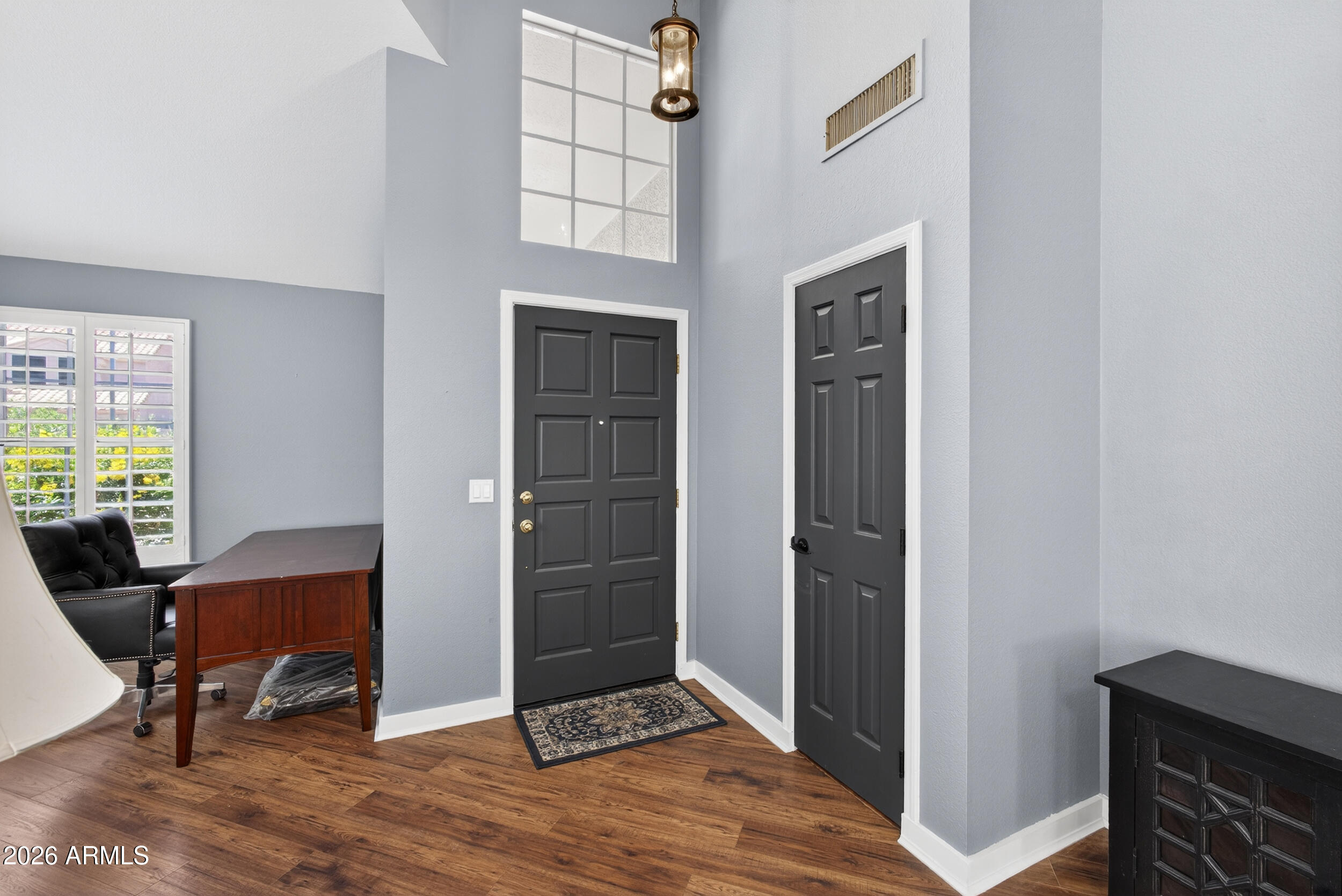3955 N RANIER