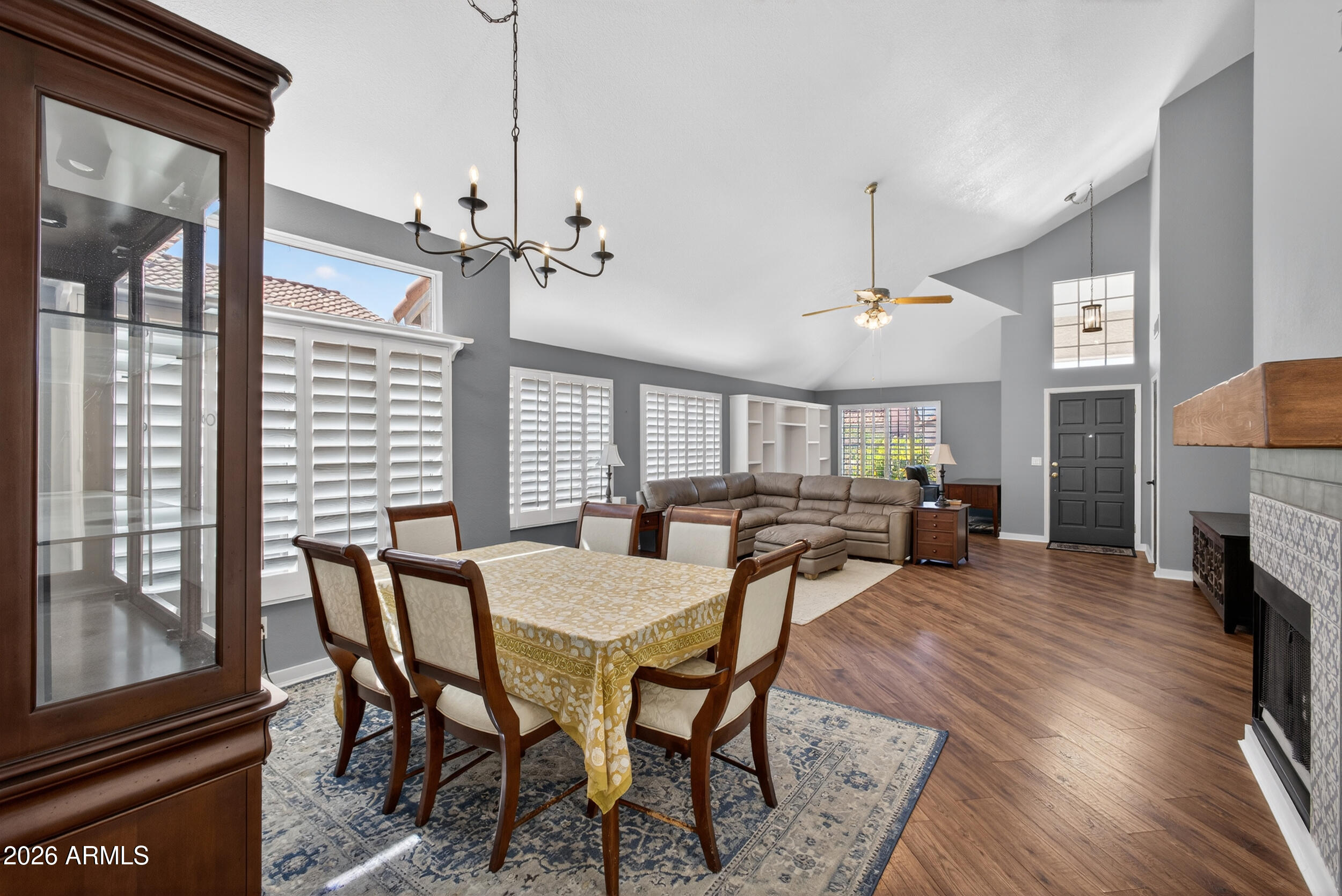 3955 N RANIER