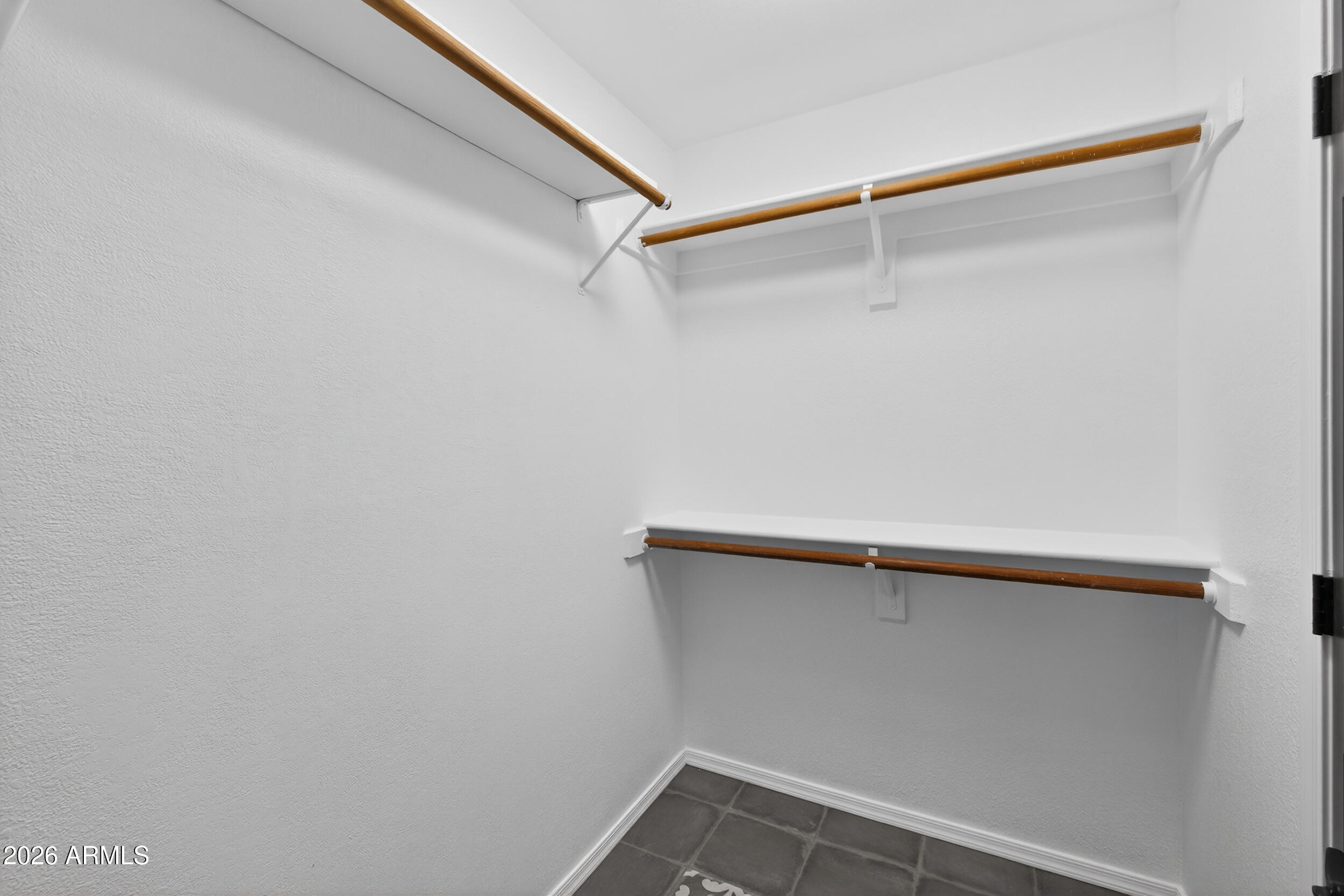 3955 N RANIER