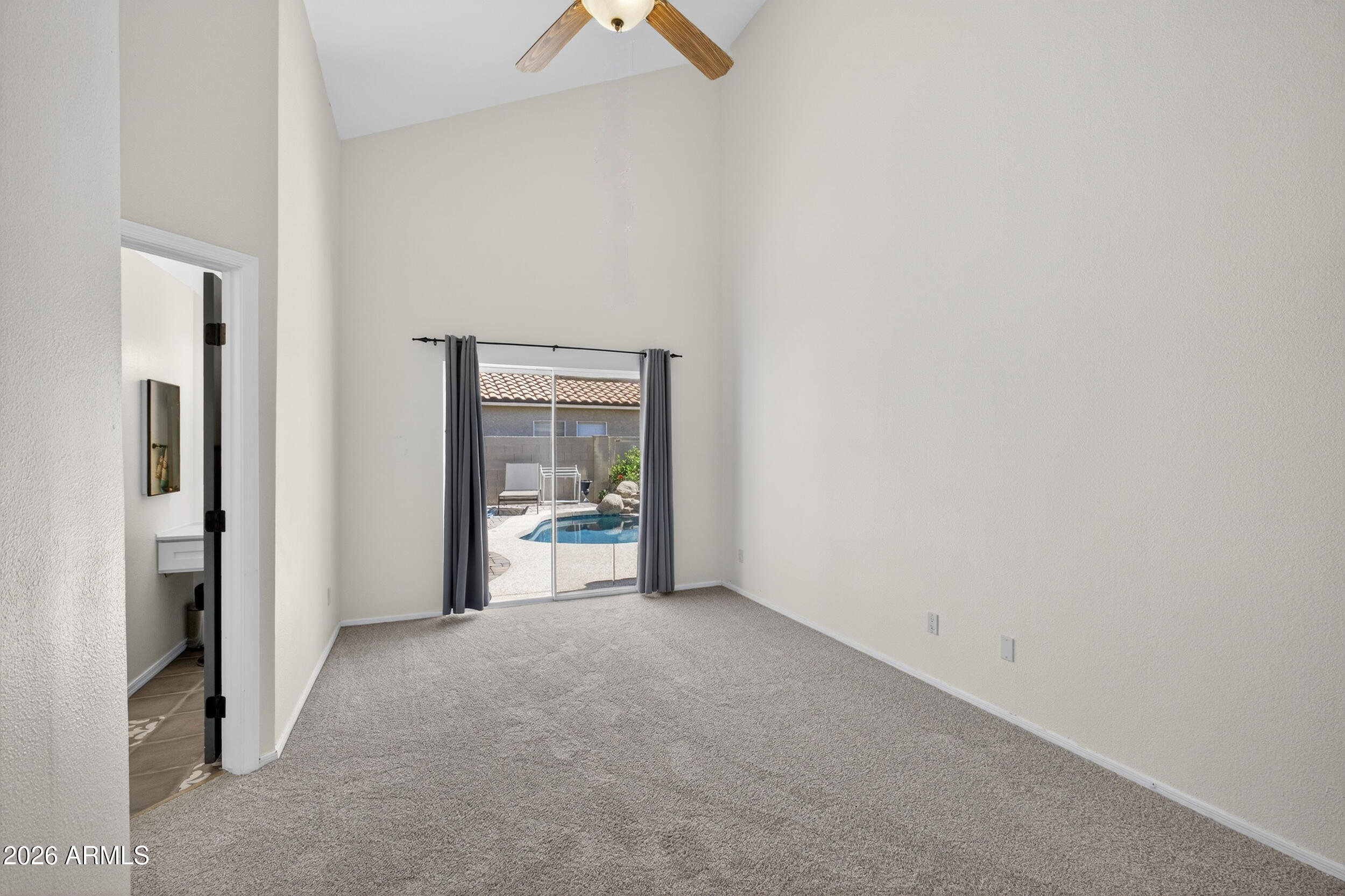 3955 N RANIER