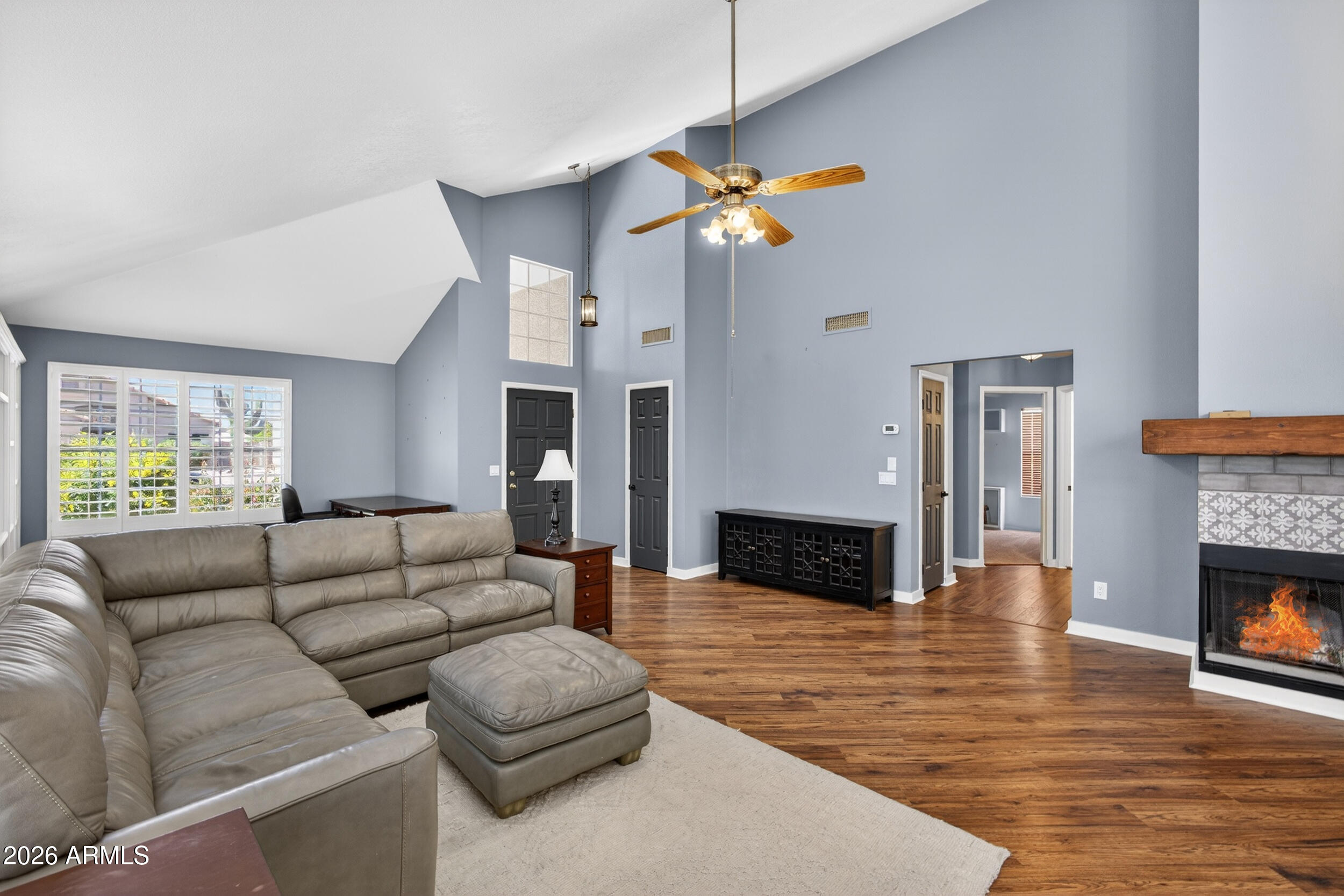 3955 N RANIER