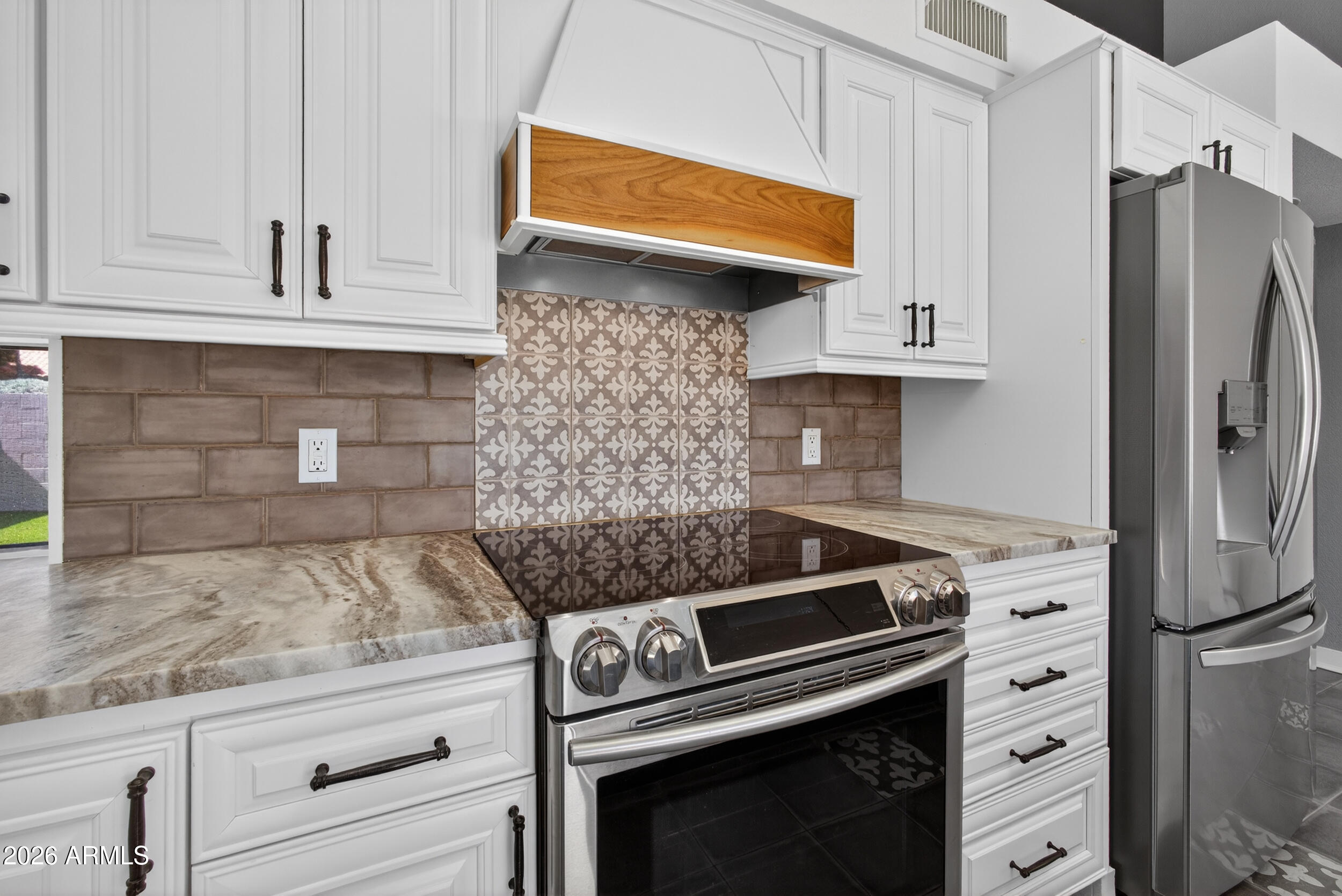 3955 N RANIER