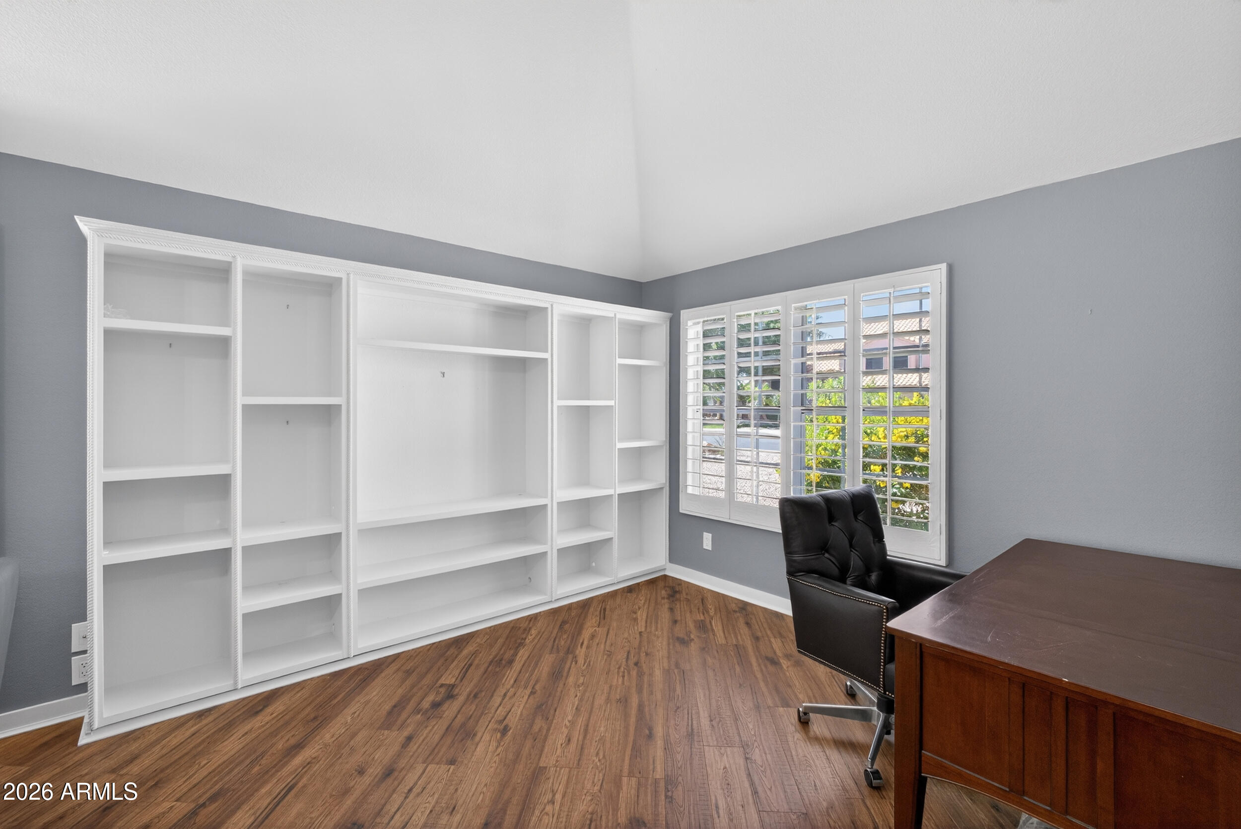 3955 N RANIER