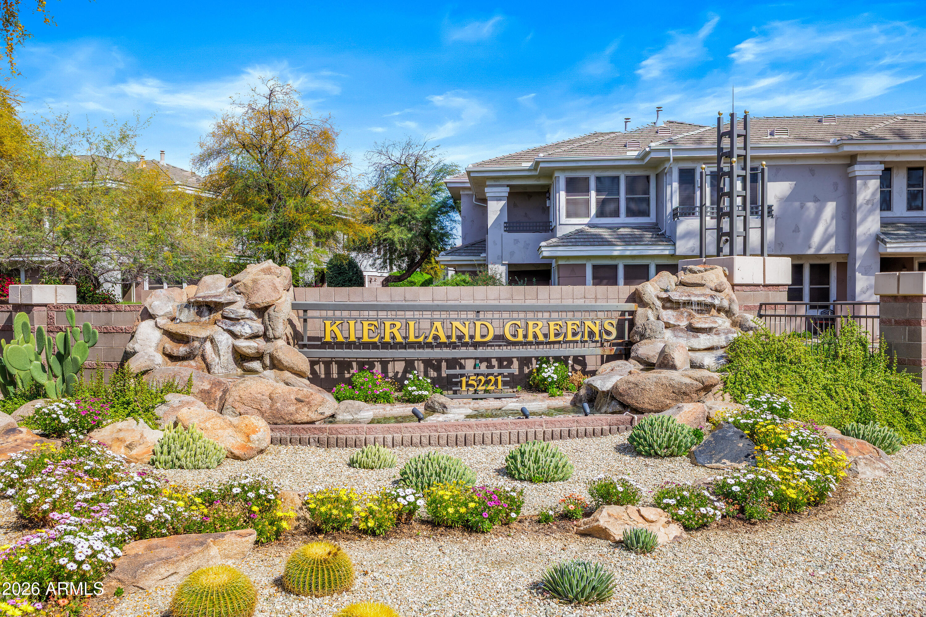 15221 N CLUBGATE Drive 2077