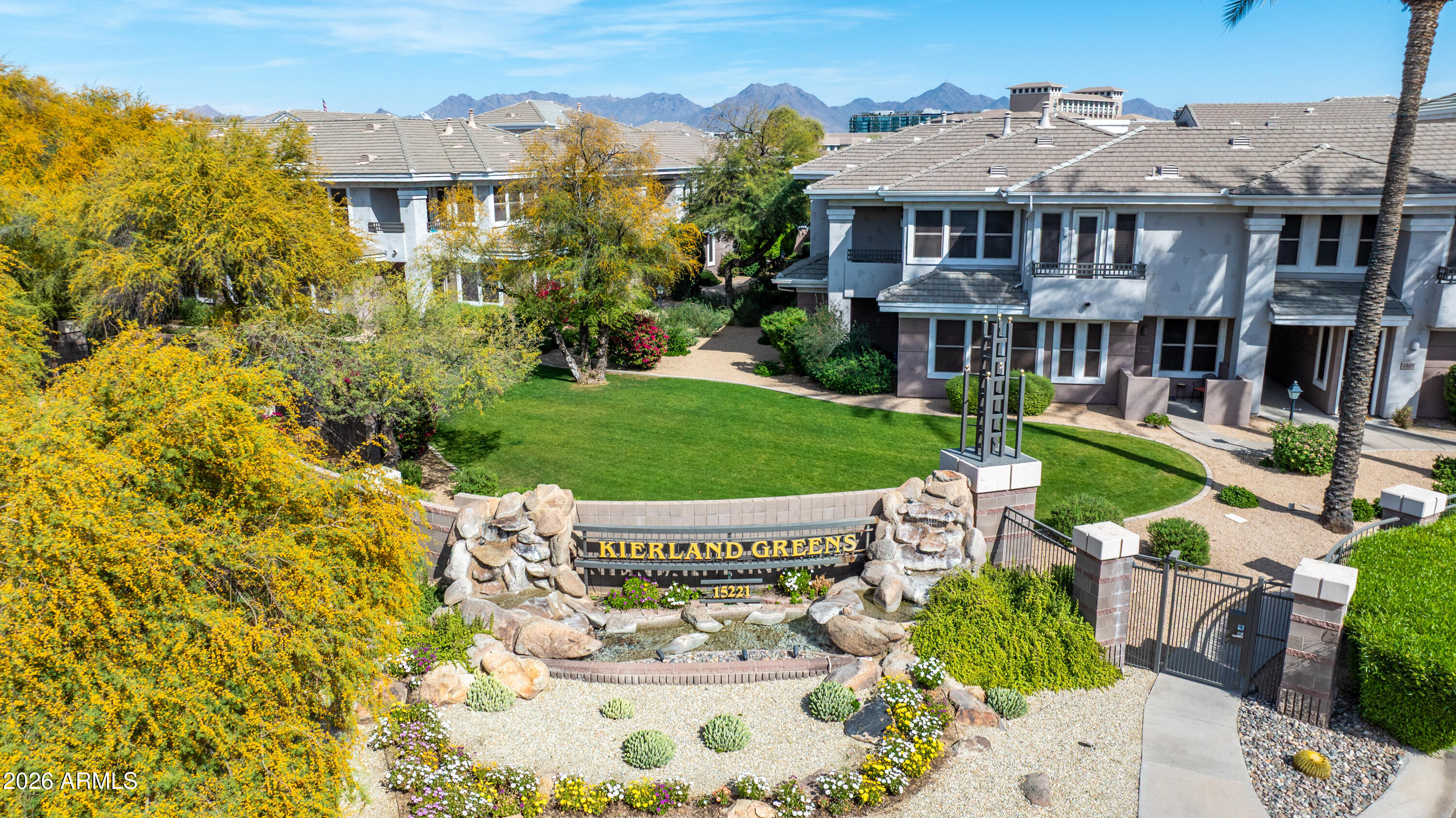 15221 N CLUBGATE Drive 2077