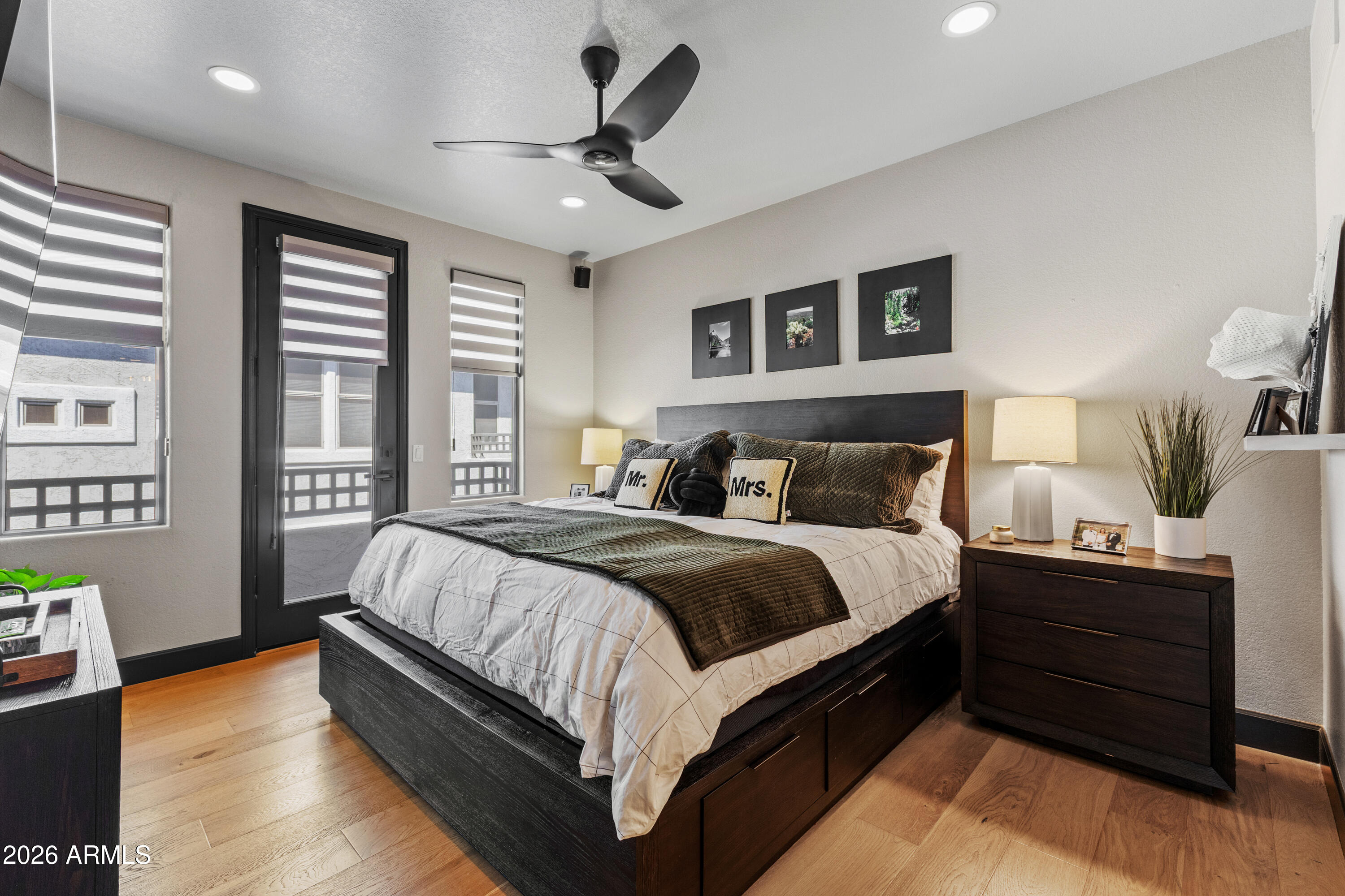 15221 N CLUBGATE Drive 2077