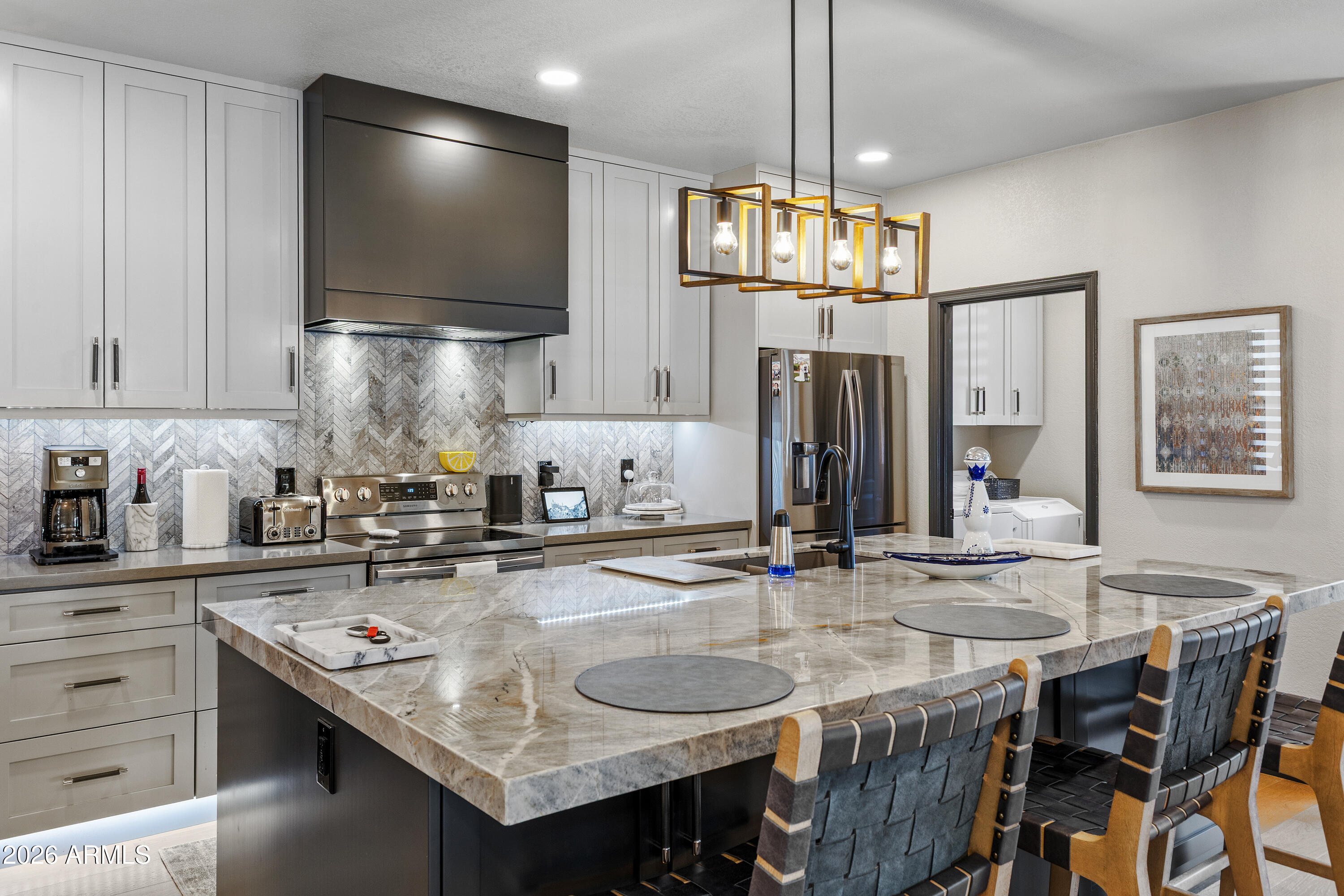 15221 N CLUBGATE Drive 2077
