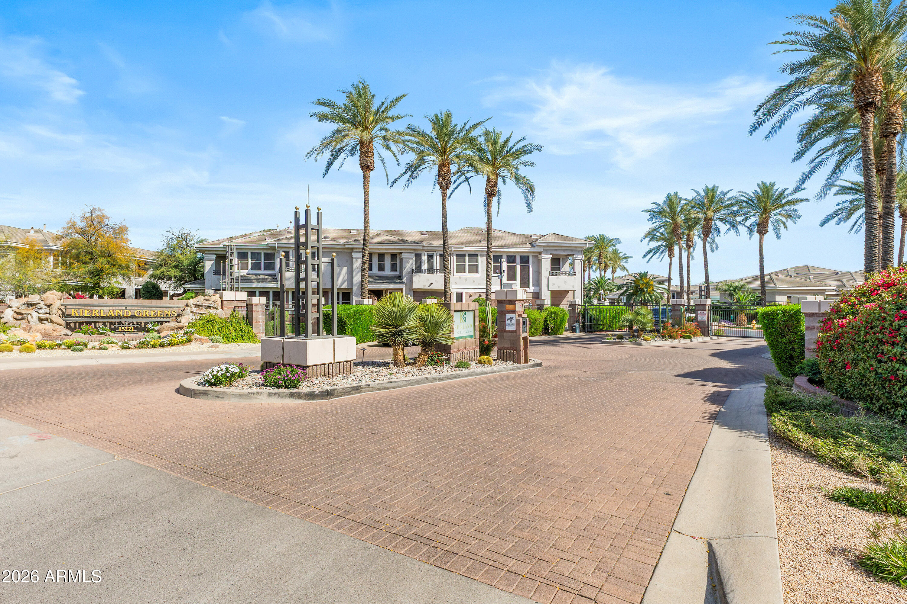15221 N CLUBGATE Drive 2077