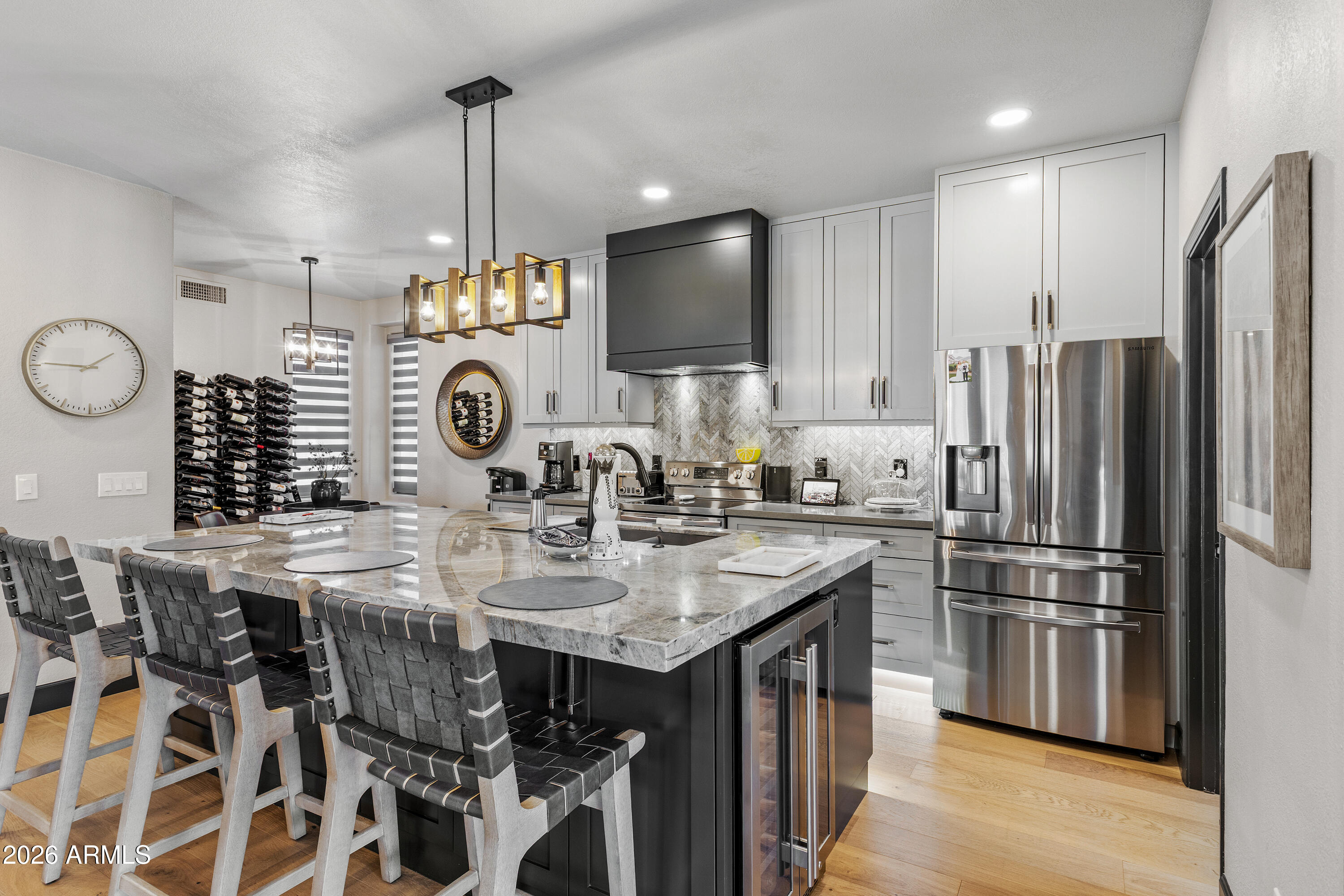 15221 N CLUBGATE Drive 2077