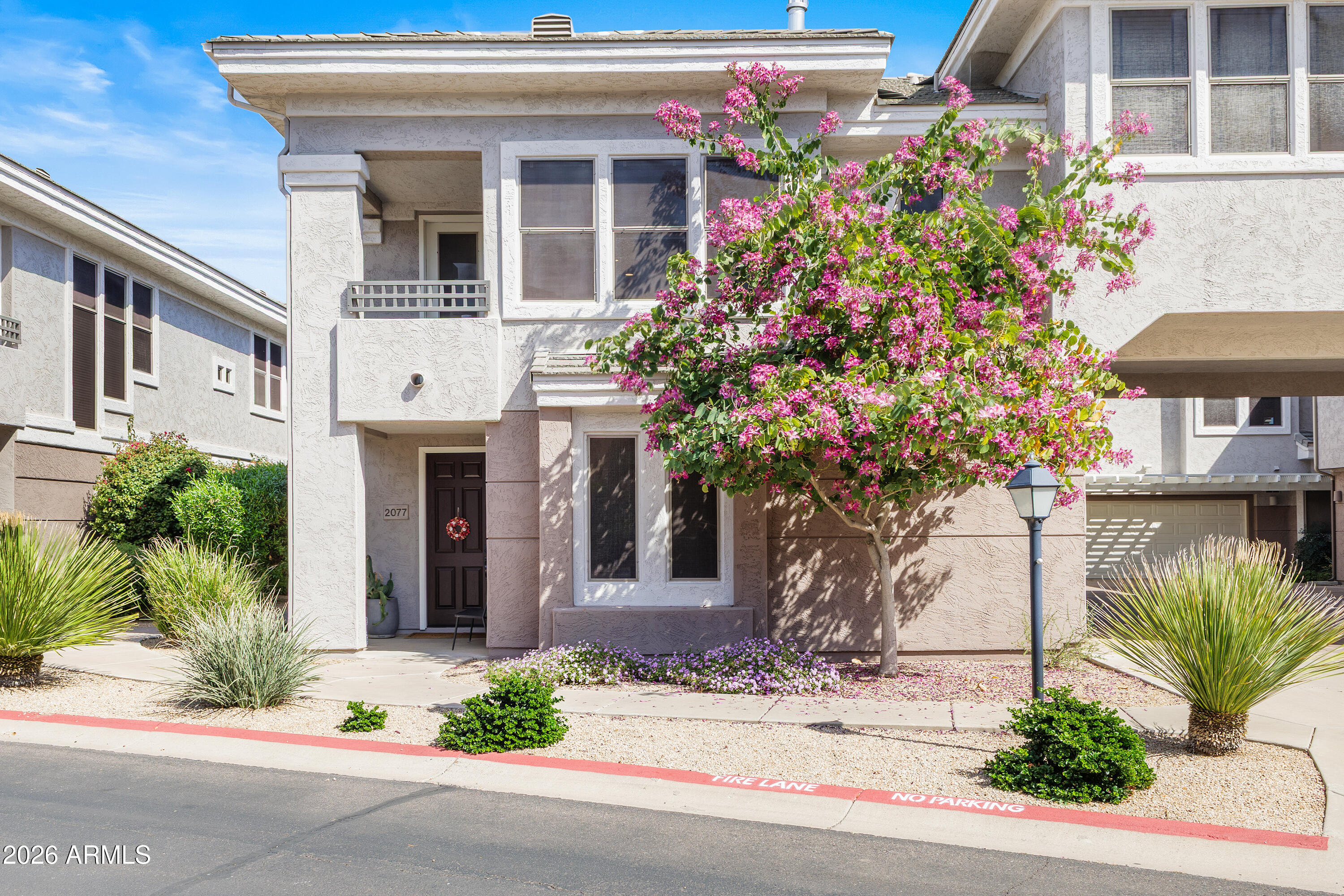 15221 N CLUBGATE Drive 2077