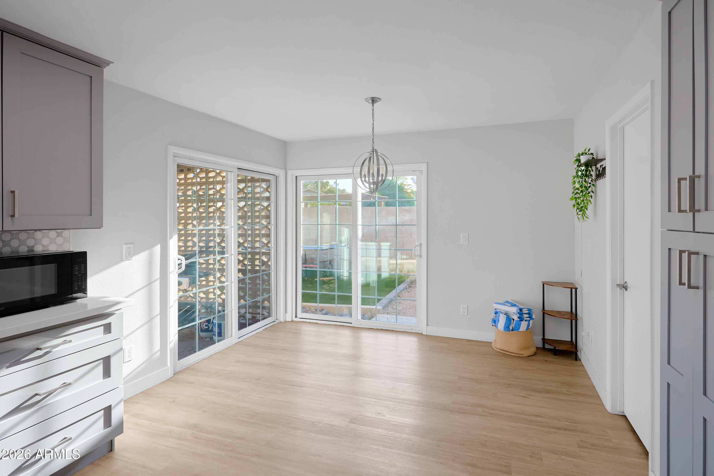 2331 E SUNNYSIDE Drive