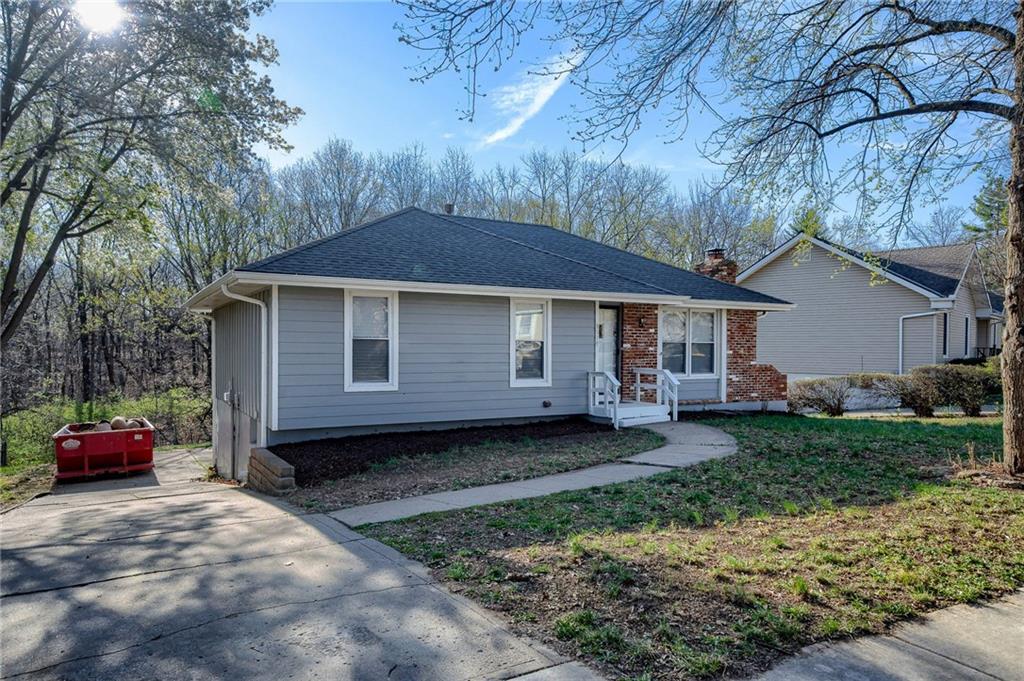 8019 N Brooklyn Avenue