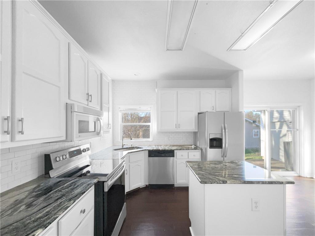 12207 N Pomona Avenue