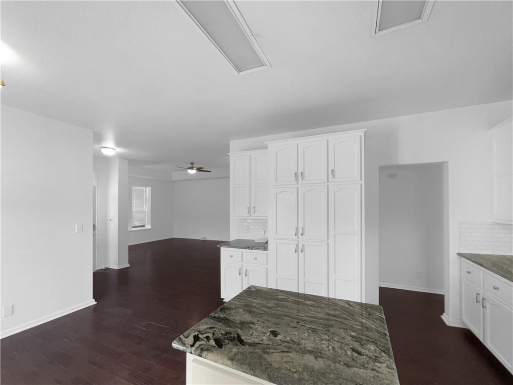 12207 N Pomona Avenue