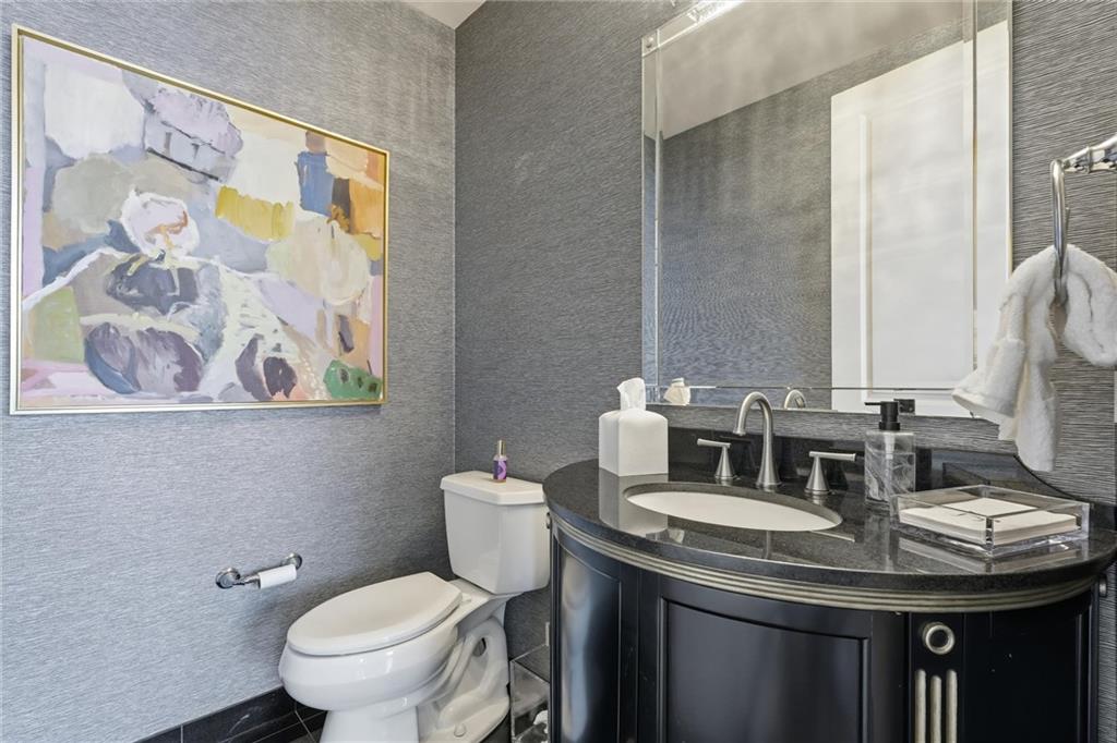 700 W 31st Street Unit: 1502