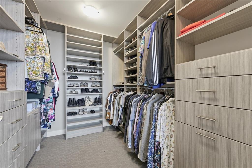 700 W 31st Street Unit: 1502