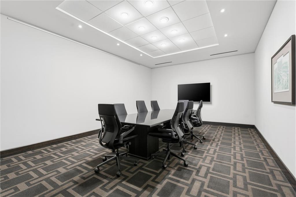 700 W 31st Street Unit: 1502