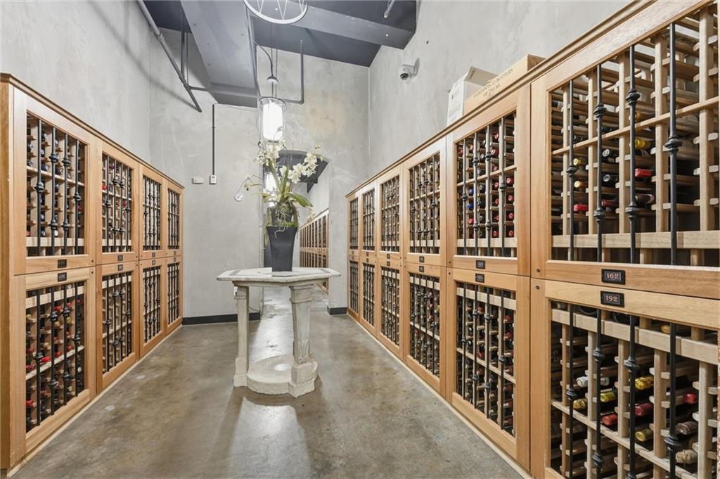 700 W 31st Street Unit: 1502