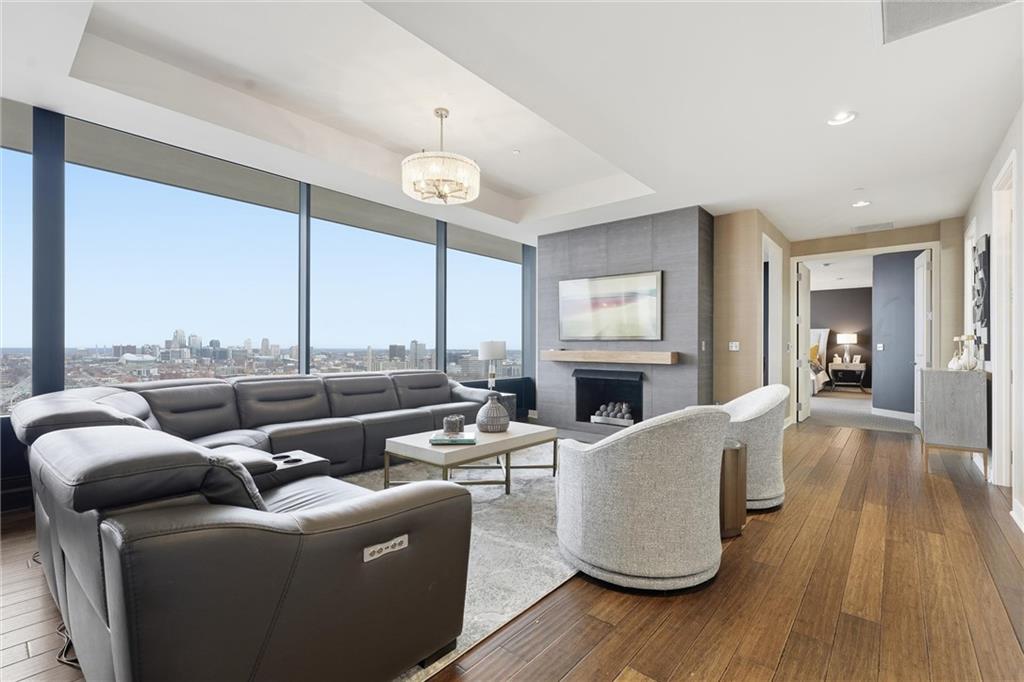 700 W 31st Street Unit: 1502