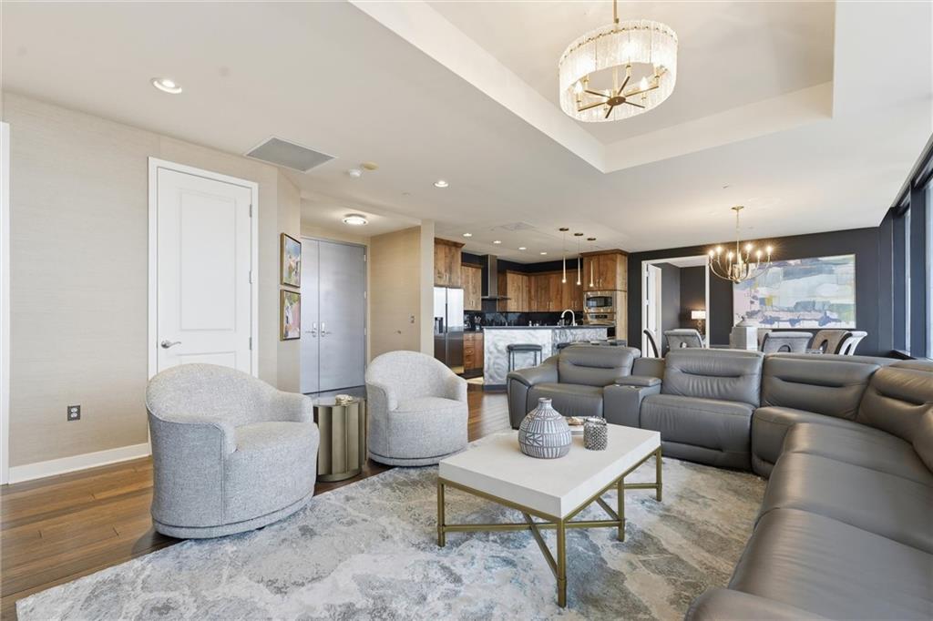 700 W 31st Street Unit: 1502