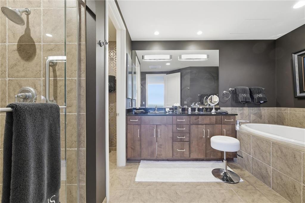 700 W 31st Street Unit: 1502