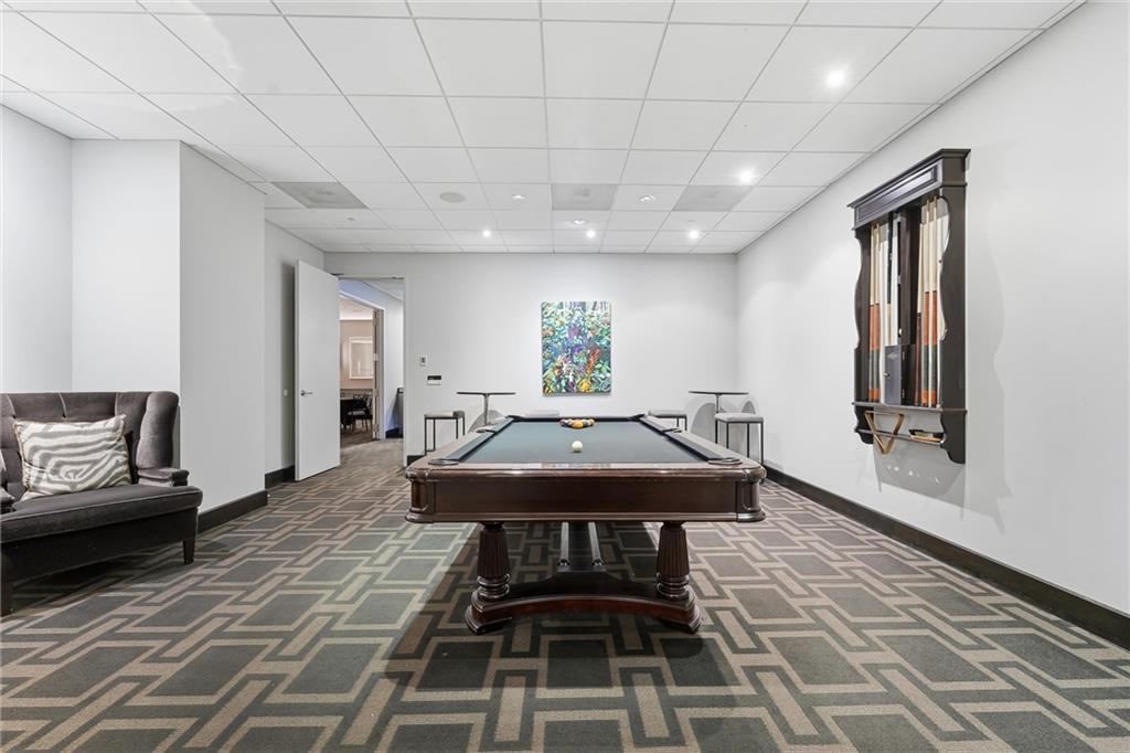 700 W 31st Street Unit: 1502